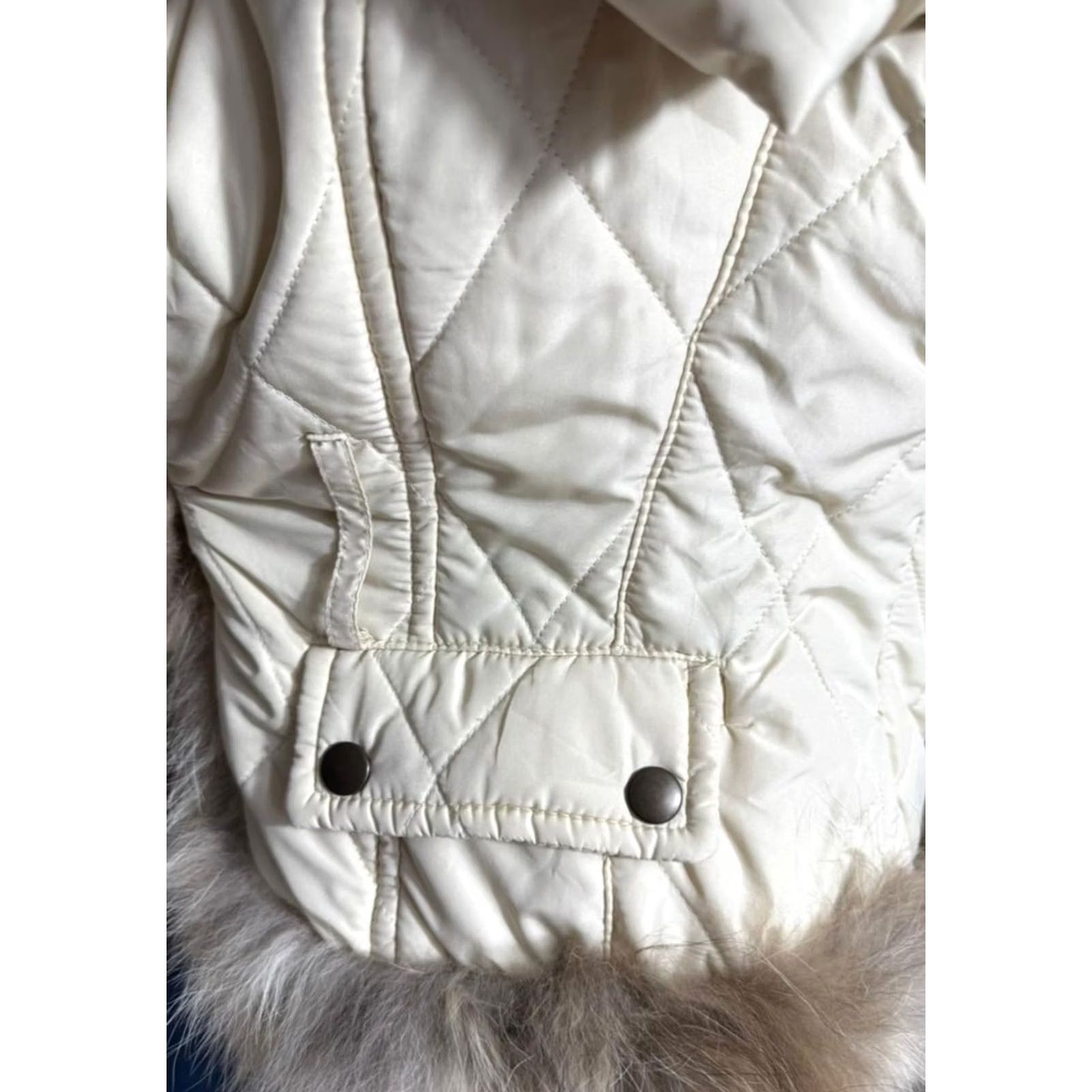 Vintage Vero Moda Women's Ivory Quilted Jacket with Faux Fur Trim & Collar L Regular L Ivory 90s-2020s Style Womens Size L / US 10 / IT 46 - 5 Thumbnail