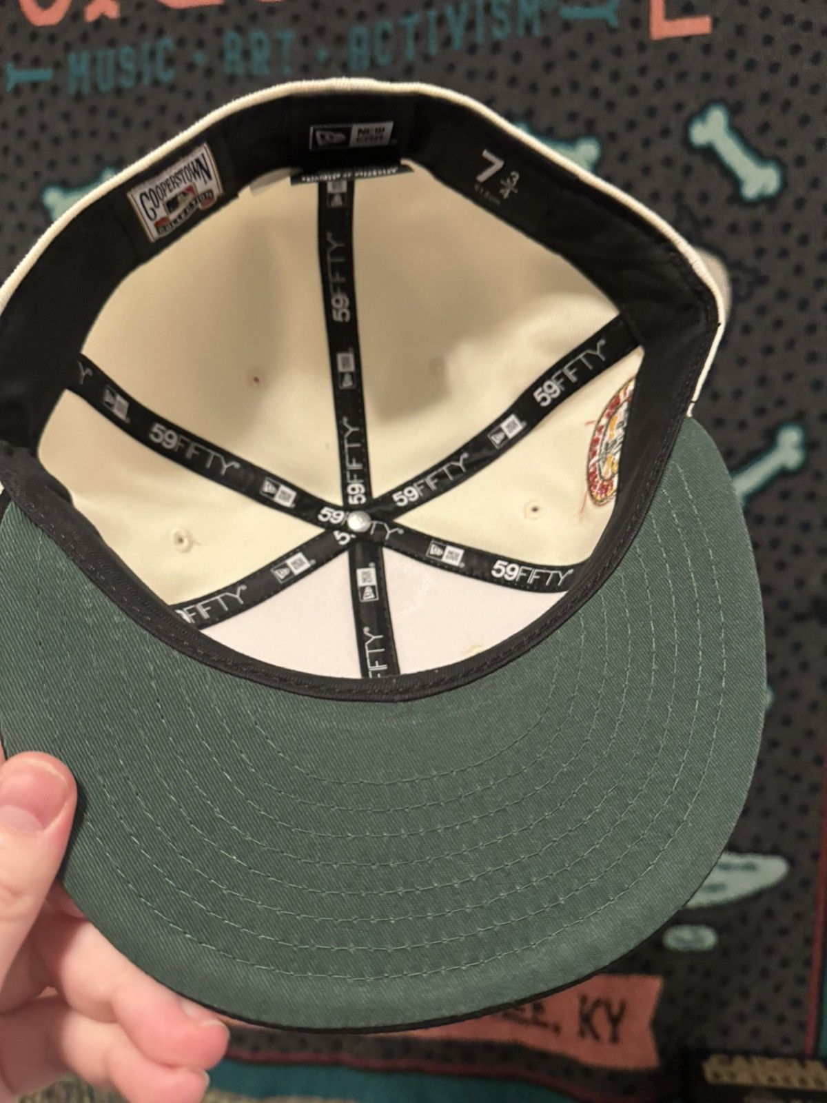 New Era Seattle Mariners 7 3/4 Hat Dreams Metallic Script Size ONE SIZE - 5 Thumbnail