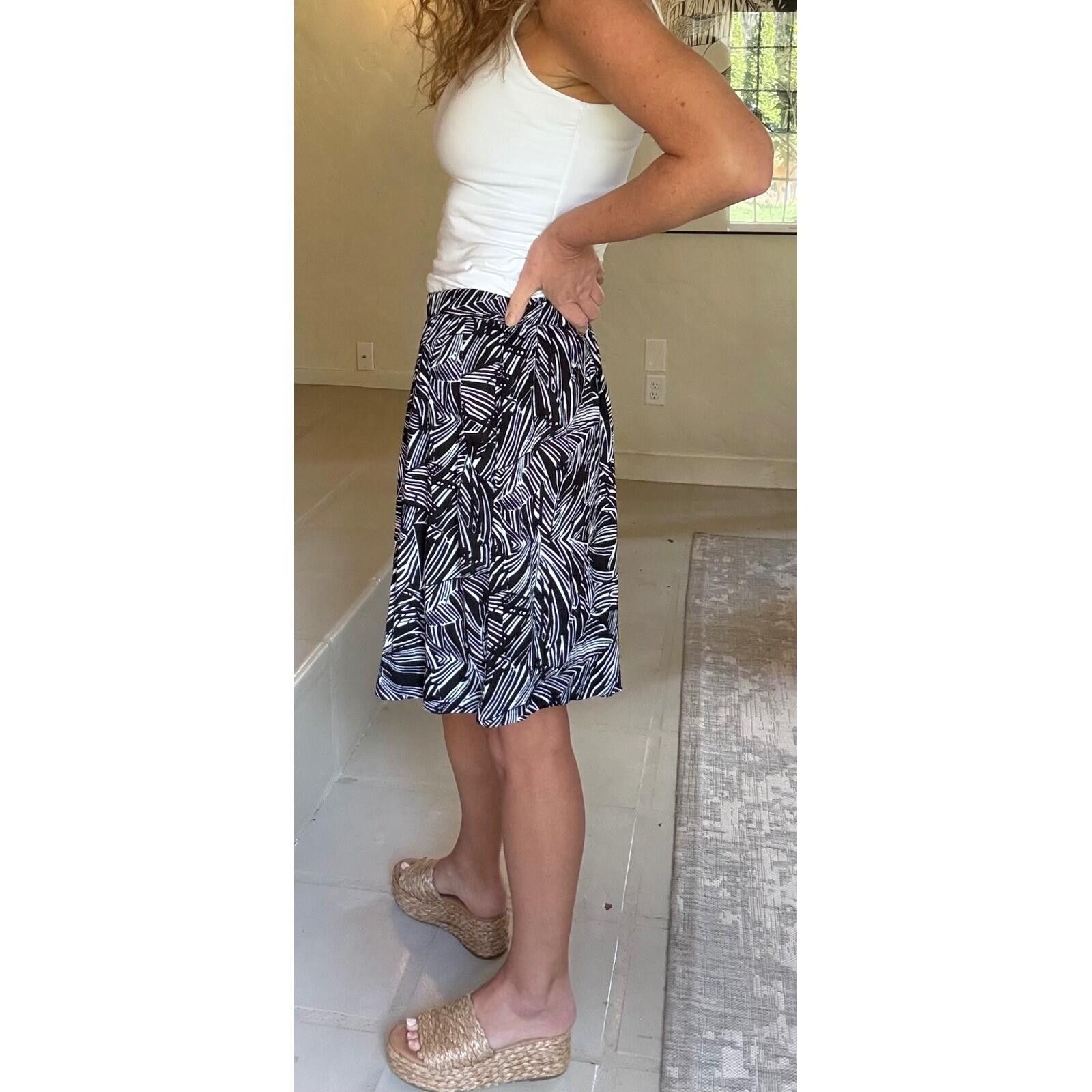 The Unbranded Brand Tropical Palm Leaf Shorts Culottes Pockets Elastic Waist XL Size 32" / US 10 / IT 46 - 2 Thumbnail