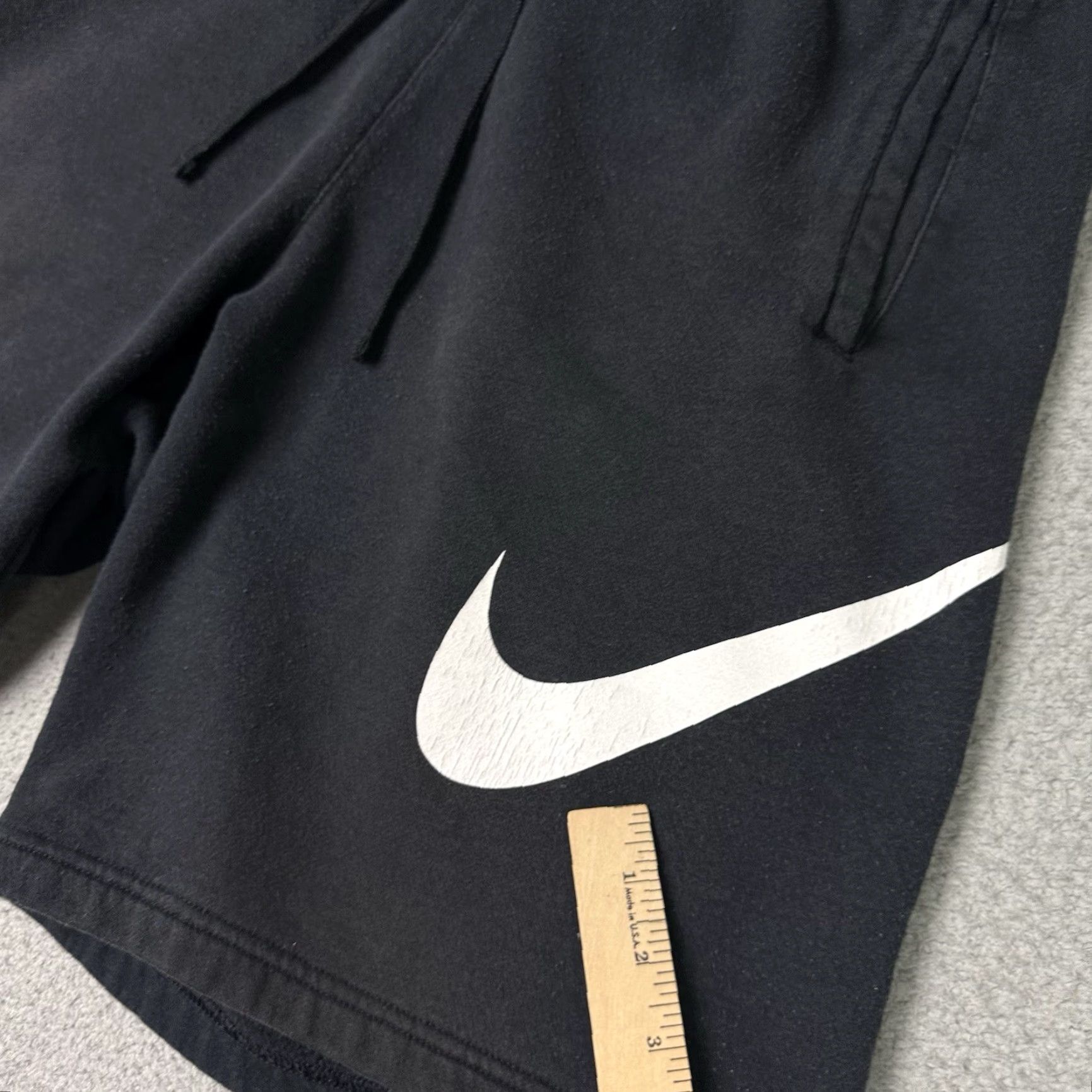Nike Nike Shorts Mens L Black Club Fleece Drawstring Swoosh Logo Workout Athletic Casual Sports 90s? Size US 33 - 5 Thumbnail