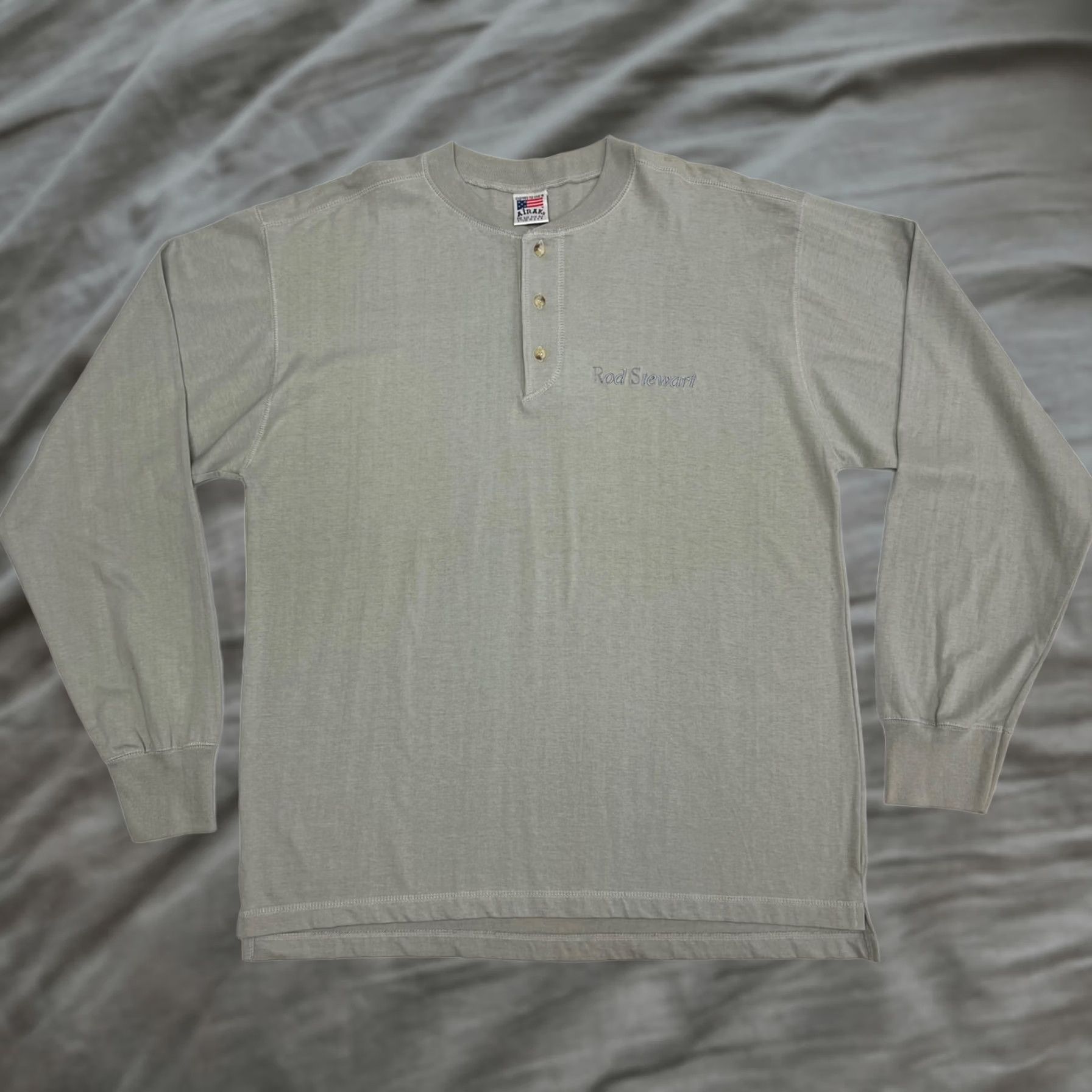 IRAK VINTAGE Rod Stewart Shirt Long Sleeve Henley 3 Button One Size Fits All Gray Shirt Size US M / EU 48-50 / 2 - 1 Thumbnail
