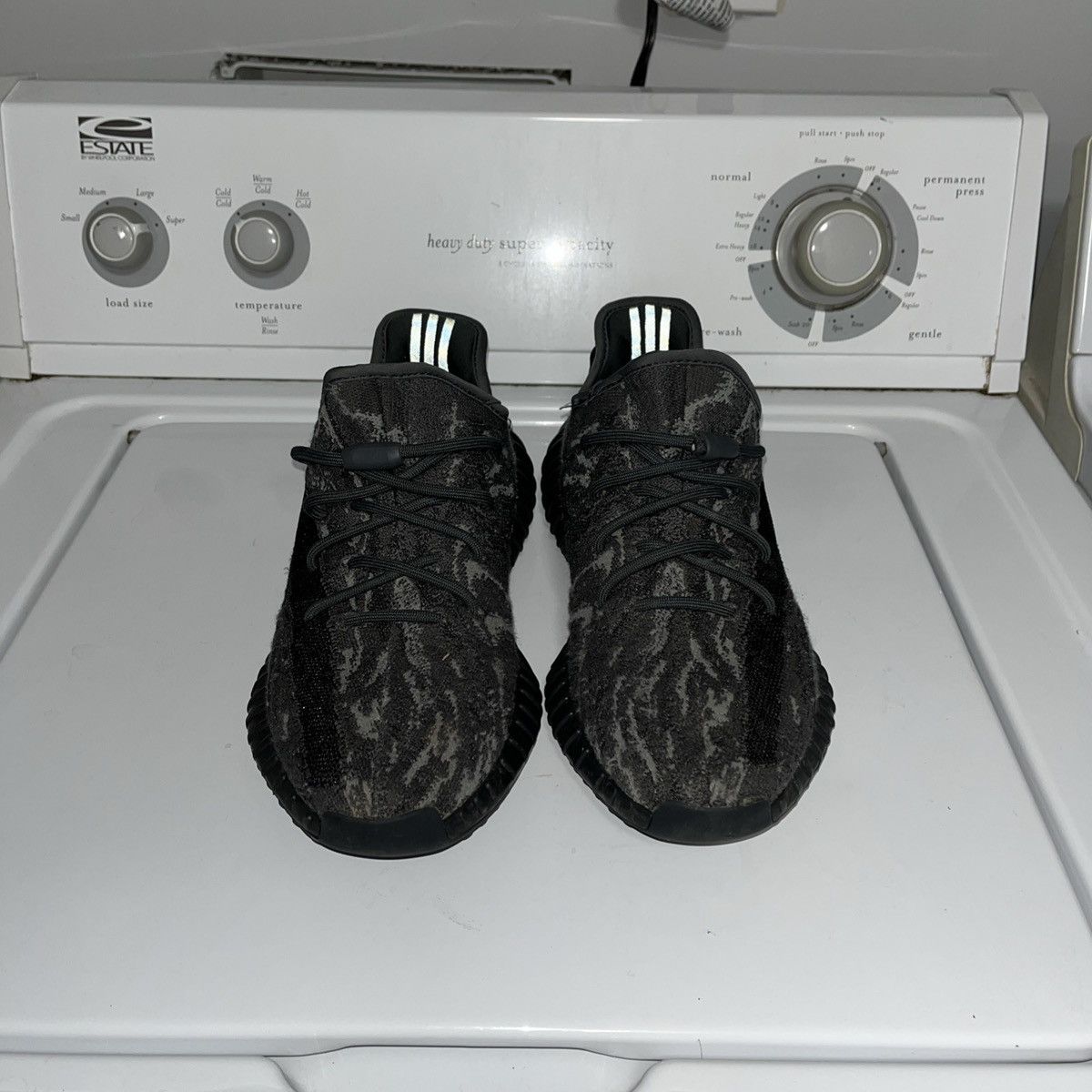 Yeezy Yeezy 350 Size US 10 / EU 43 - 1 Thumbnail