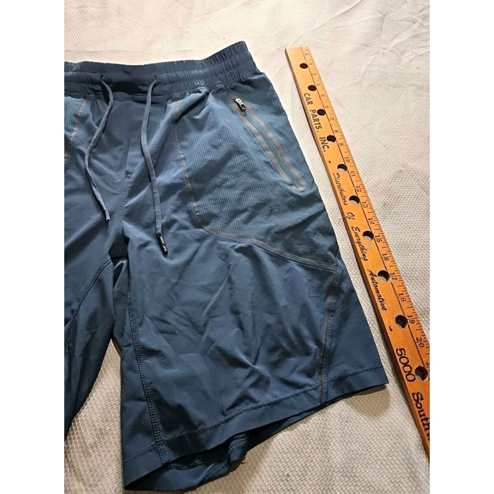 Lululemon Lululemon Shorts Mens M Blue License Train Inseam Drawstring Zip Size US 31 - 4 Thumbnail