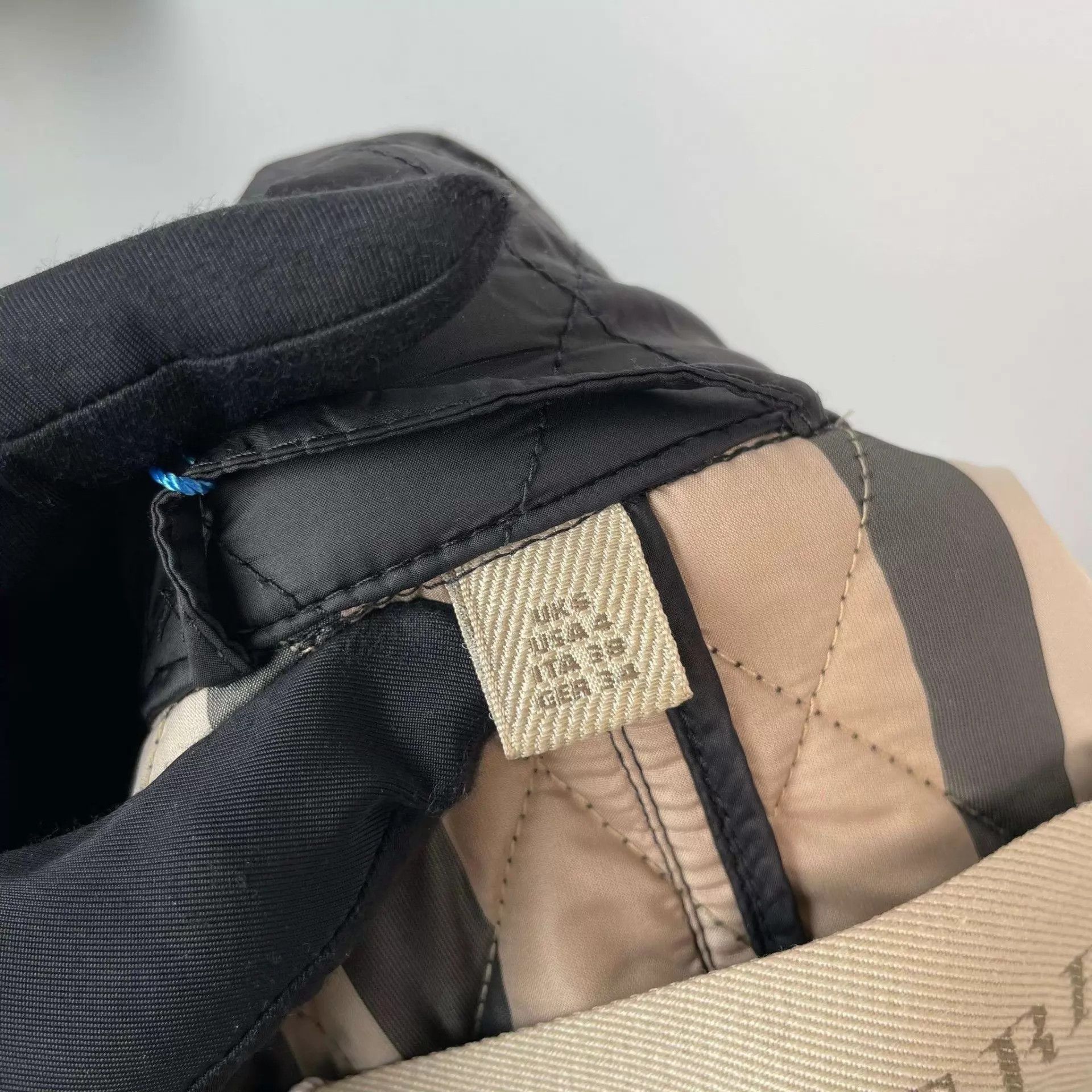 Burberry Burberry Check Lined Cotton Puffer Jacket Black 36 Size XS / US 0-2 / IT 36-38 - 4 Thumbnail