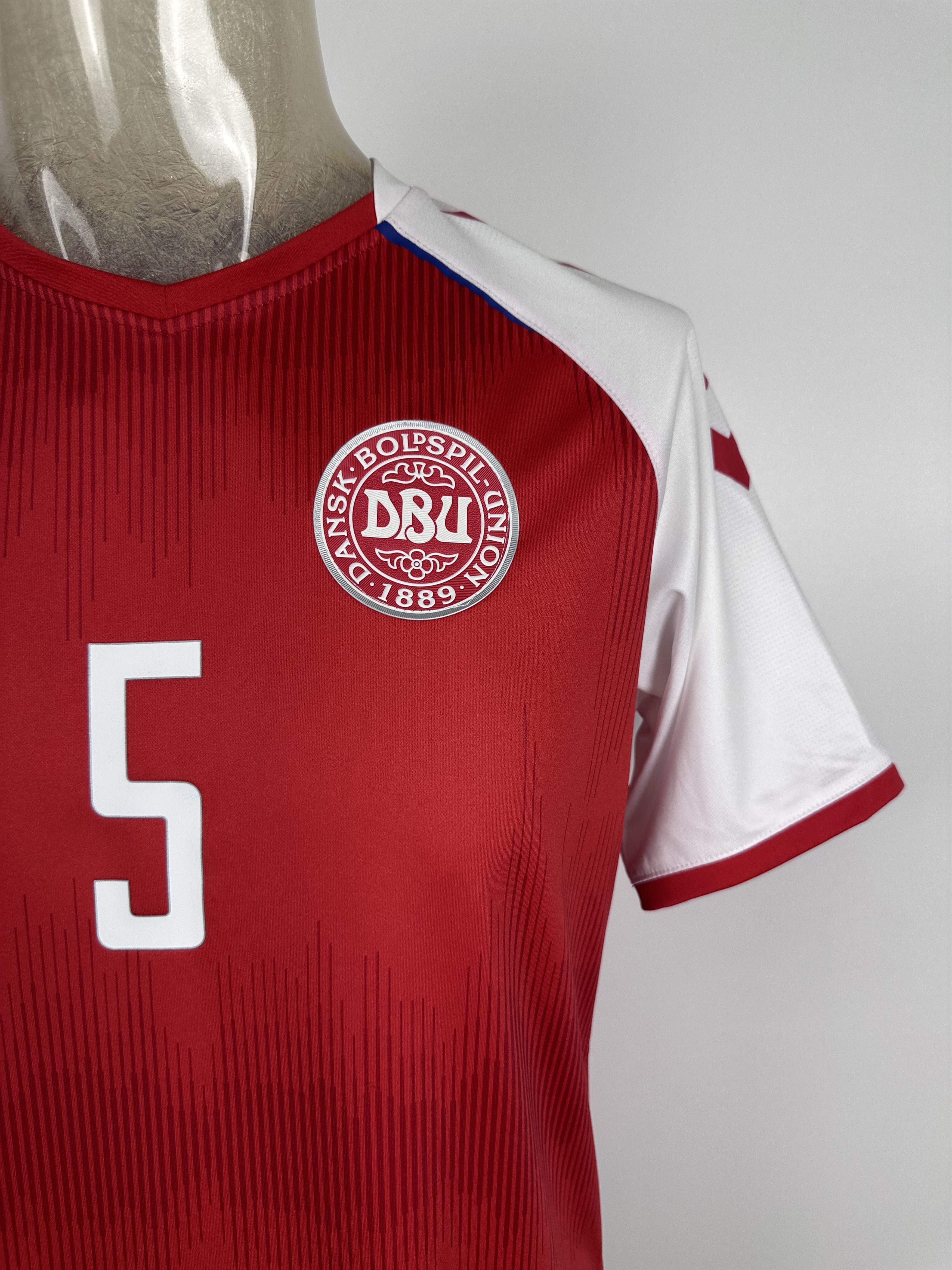 Hummel DENMARK 2021 2022 FOOTBALL SHIRT SOCCER JERSEY #5 MAEHLE Size US M / EU 48-50 / 2 - 5 Thumbnail