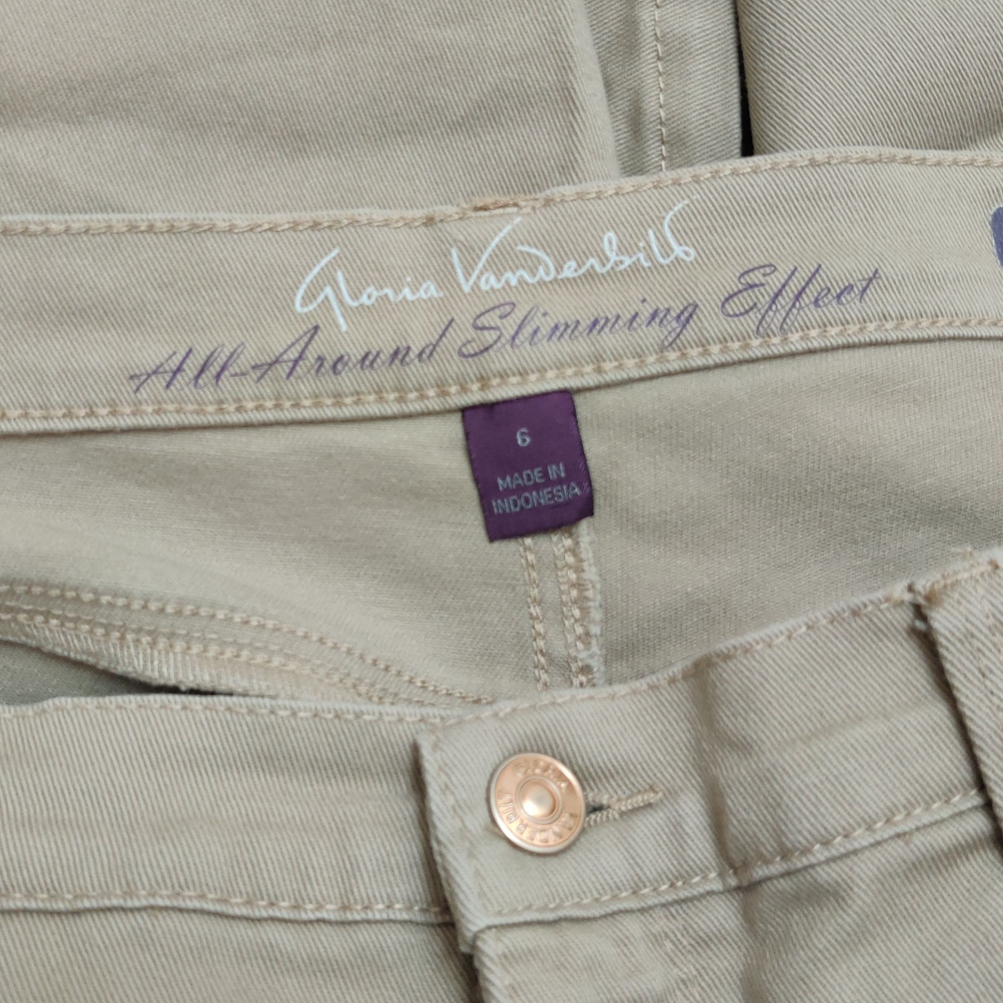 Gloria Vanderbilt Gloria Vanderbilt Amanda Skimmer Jeans Embellished Cropped D Size 28" / US 6 / IT 42 - 5 Thumbnail