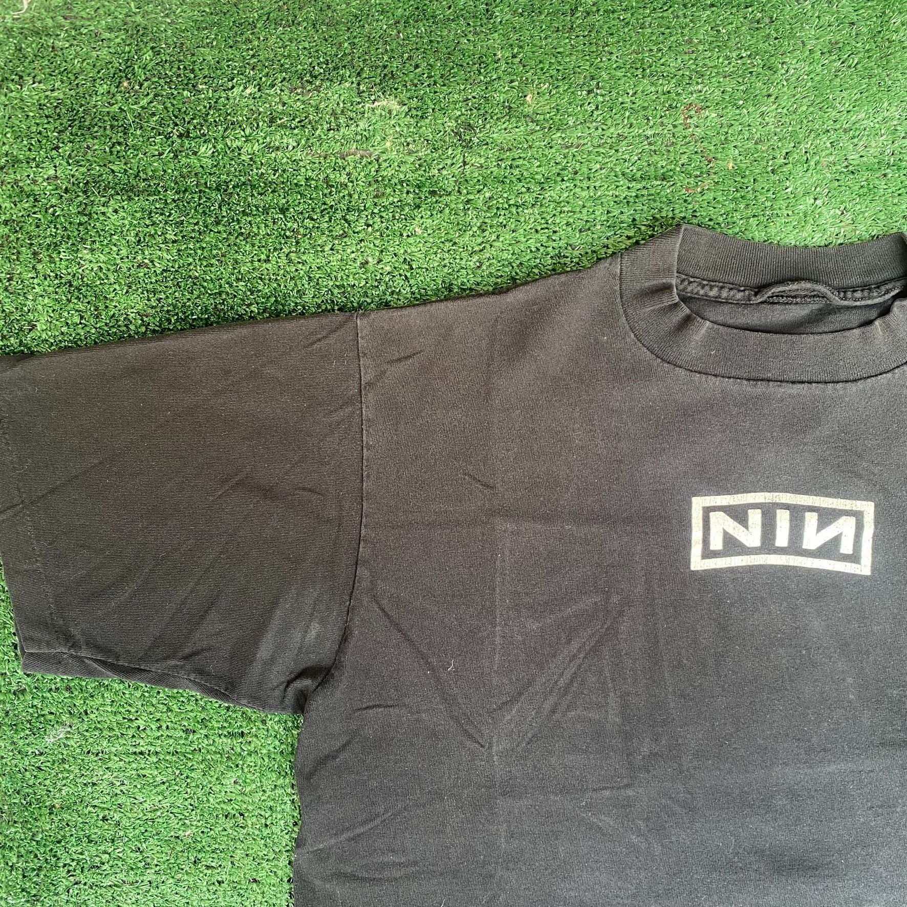 Band Tees Vintage 90s Nine Inch Nails Shirt Metal Rock Band Logo Tee Size US L / EU 52-54 / 3 - 2 Thumbnail