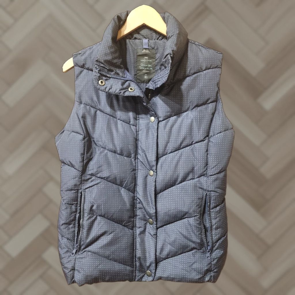Gap Gap Vest Womens Size Medium Blue Snap Button Puffer Casual Warm Nylon Breathable Insulated Pockets Vest Womens M Blue 90s? Size M / US 6-8 / IT 42-44 - 1 Thumbnail