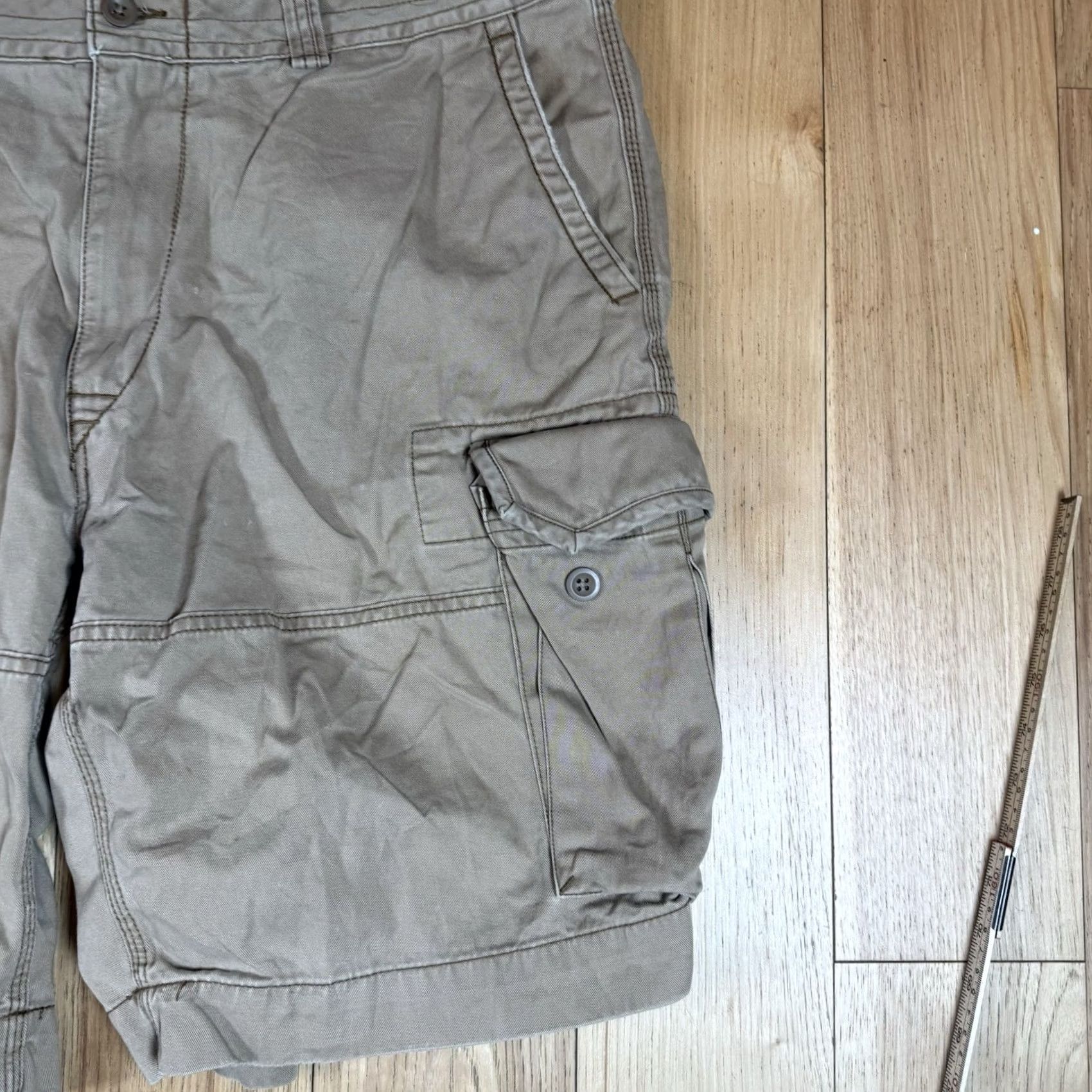 Polo Ralph Lauren VINTAGE Polo Ralph Lauren Cargo Shorts Mens 38 Khaki Brown Beige Regular Cargo Shorts Men 38 Mens Brown Beige Polo Ralph Lauren VINTAGE Size US M / EU 48-50 / 2 - 2 Thumbnail