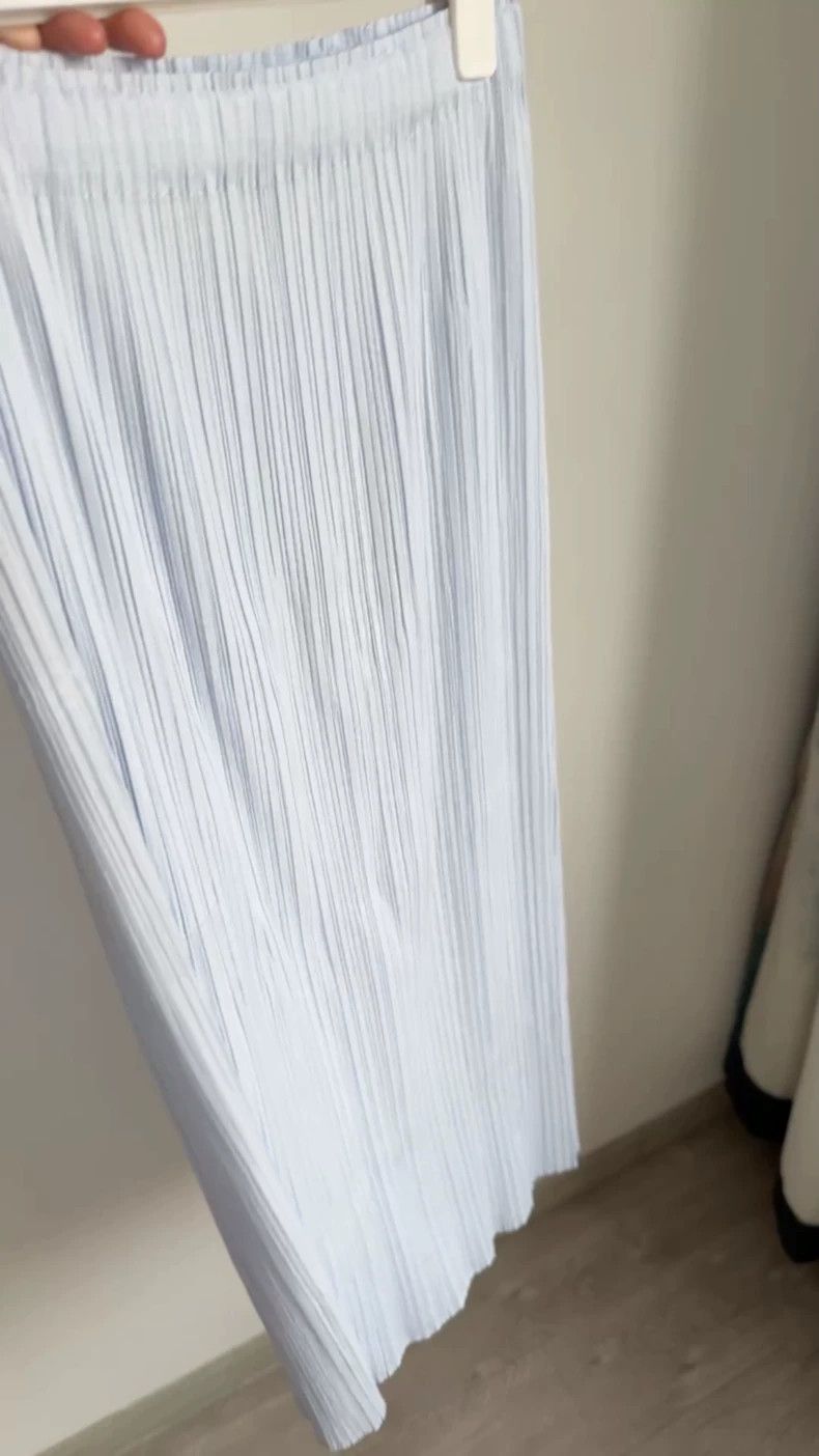 Issey Miyake Issey Miyake size:3 Grey pleated skirt Size 31" - 1 Thumbnail