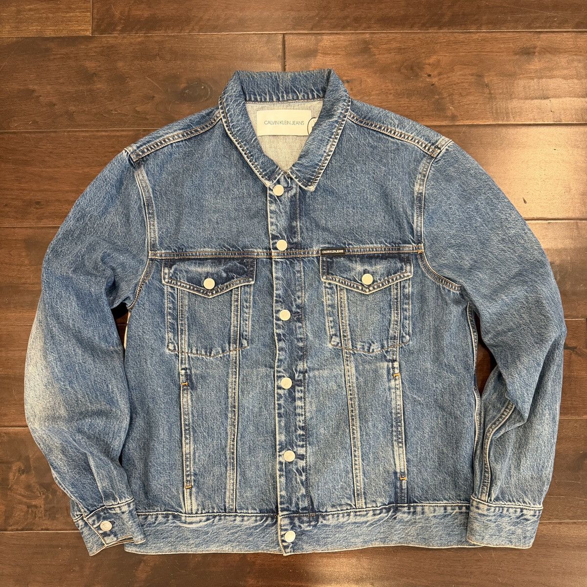 Calvin Klein Calvin Klein Mountain-Print Denim Trucker Jacket Size US XL / EU 56 / 4 - 4 Thumbnail