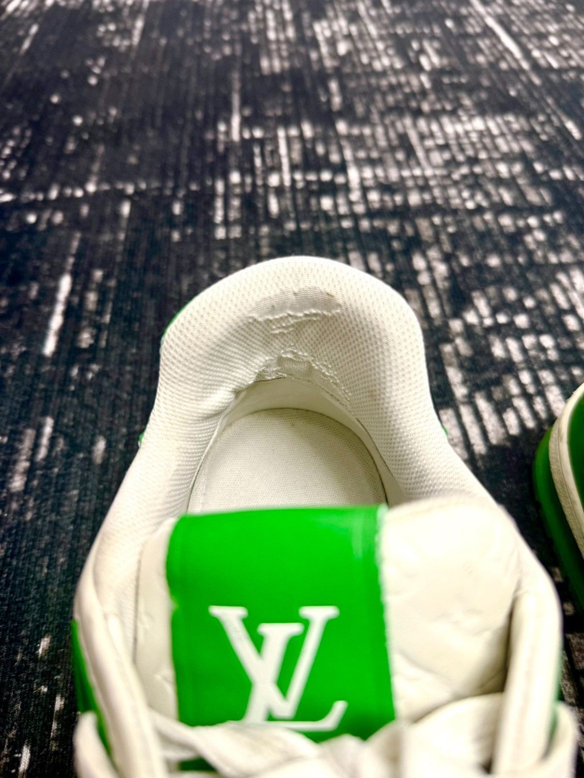 Louis Vuitton Louis Vuitton x Virgil Logo Pattern trainner-2505 Size US 7.5 / EU 40-41 - 7 Thumbnail