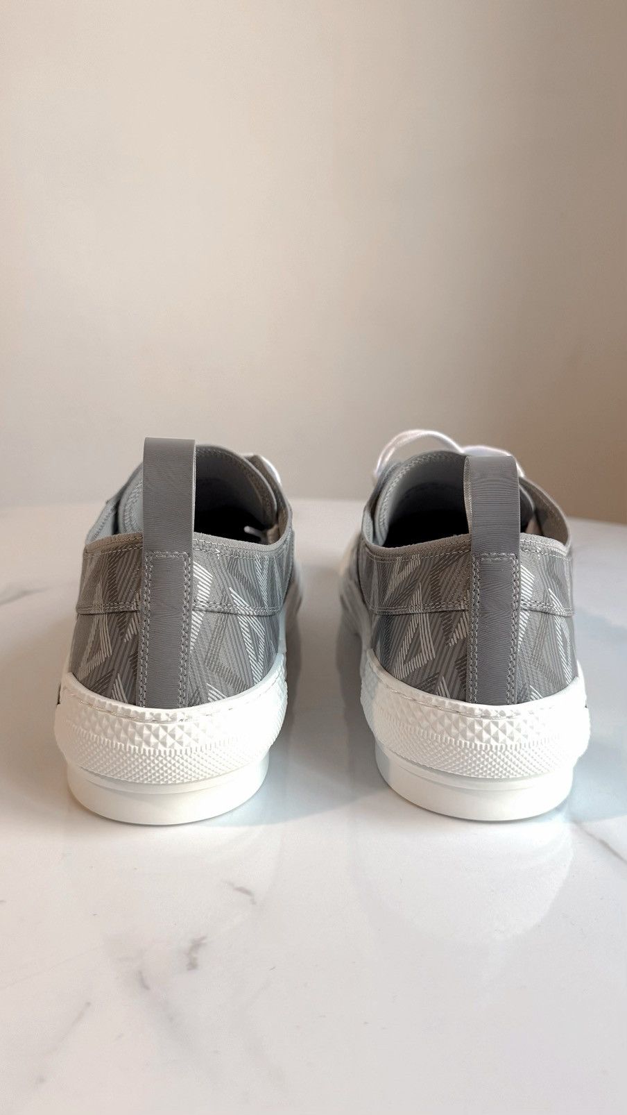 Dior Dior B23 CD Diamond Low-Top Sneakers in Gray and White Size US 11 / EU 44 - 4 Thumbnail