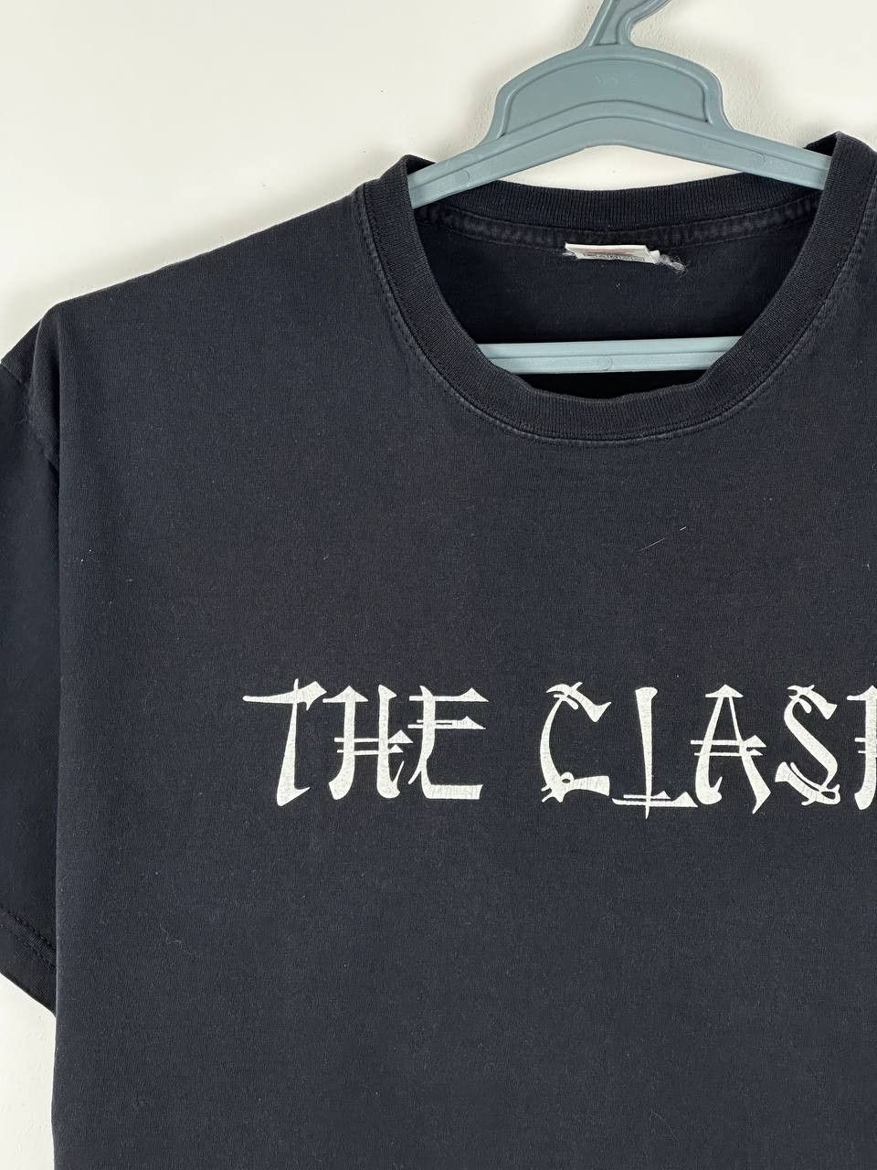 Band Tees × Vintage Vintage The Clash Faded Band T shirt Size US L / EU 52-54 / 3 - 4 Thumbnail