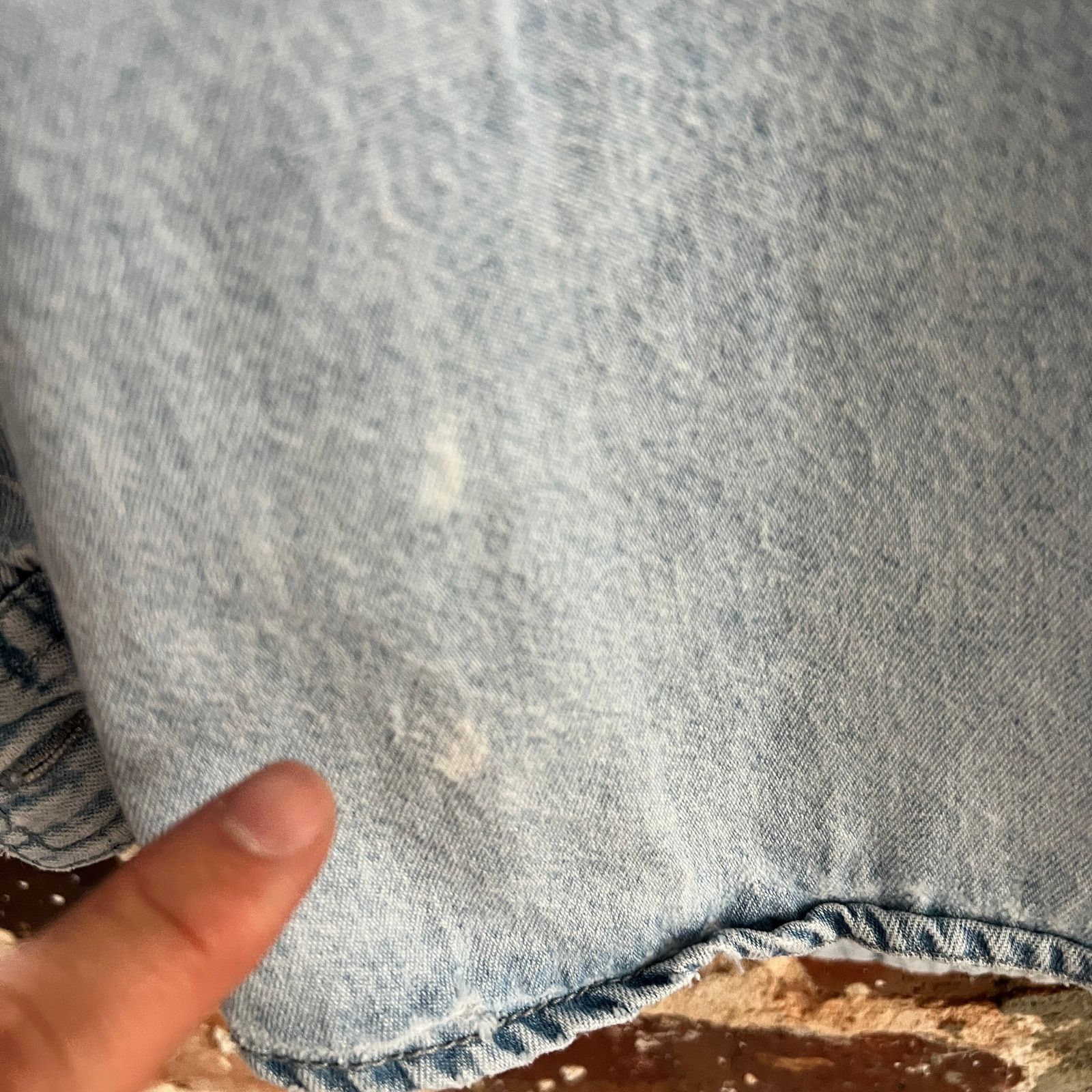Levi's VTG Levi's Distressed Men's Denim Shirt L 25x29 Size US L / EU 52-54 / 3 - 5 Thumbnail