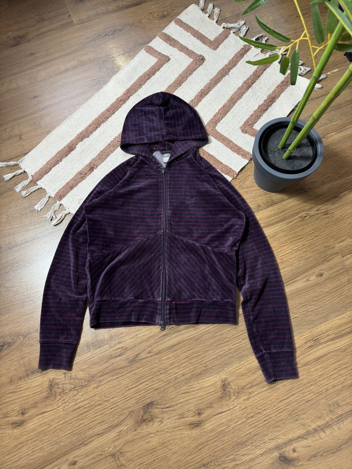 Nike × Vintage VINTAGE NIKE VELOUR 2000s ZIP UP HOODIE Size XL / US 12-14 / IT 48-50 - 1 Thumbnail