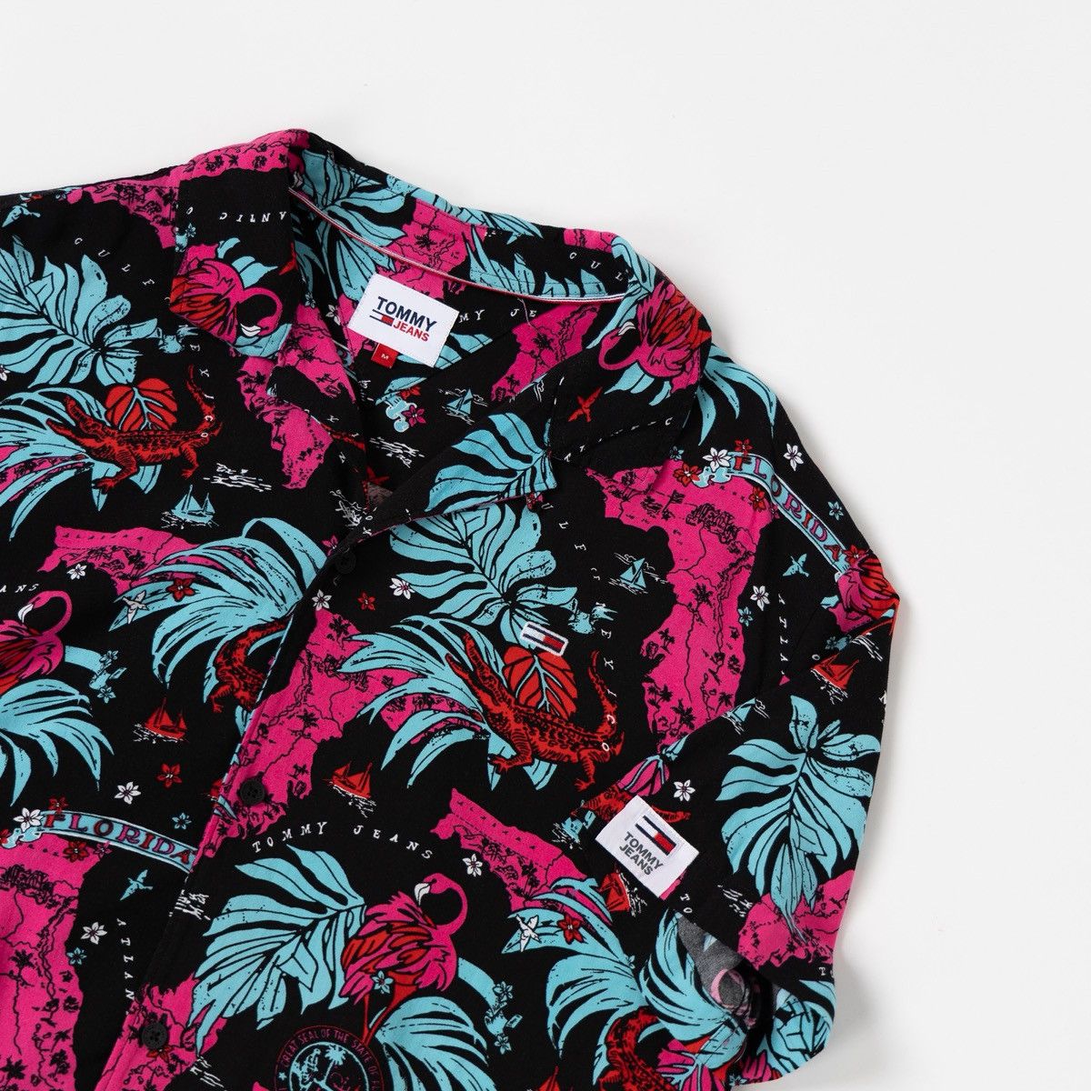 Tommy Jeans Tommy Hilfiger Jeans Printed Shirt Button Viscose Tropical Size US M / EU 48-50 / 2 - 6 Thumbnail