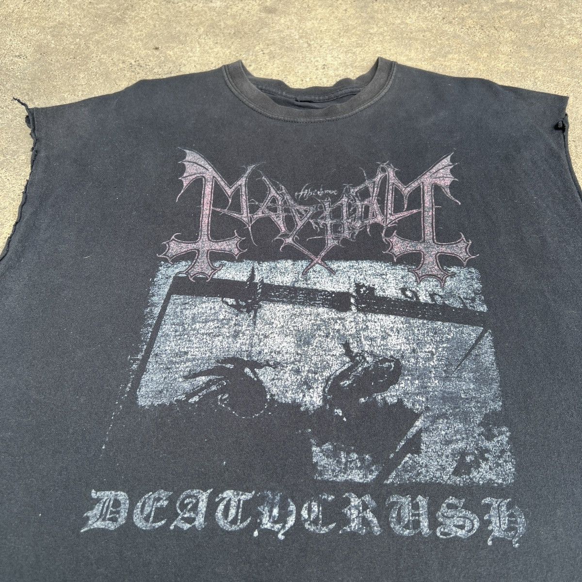 Band Tees Vintage Y2K Mayhem black metal Promo Tee 2XL Thrashed Faded Size US XXL / EU 58 / 5 - 1 Thumbnail