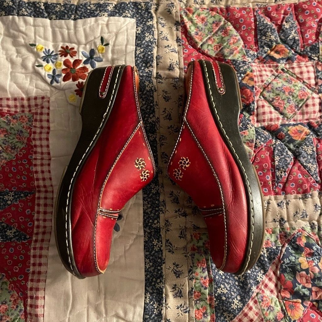 Other L’Artiste Red Clogs w/ Embroidery(measurements shown) Size US 8 / IT 38 - 3 Thumbnail