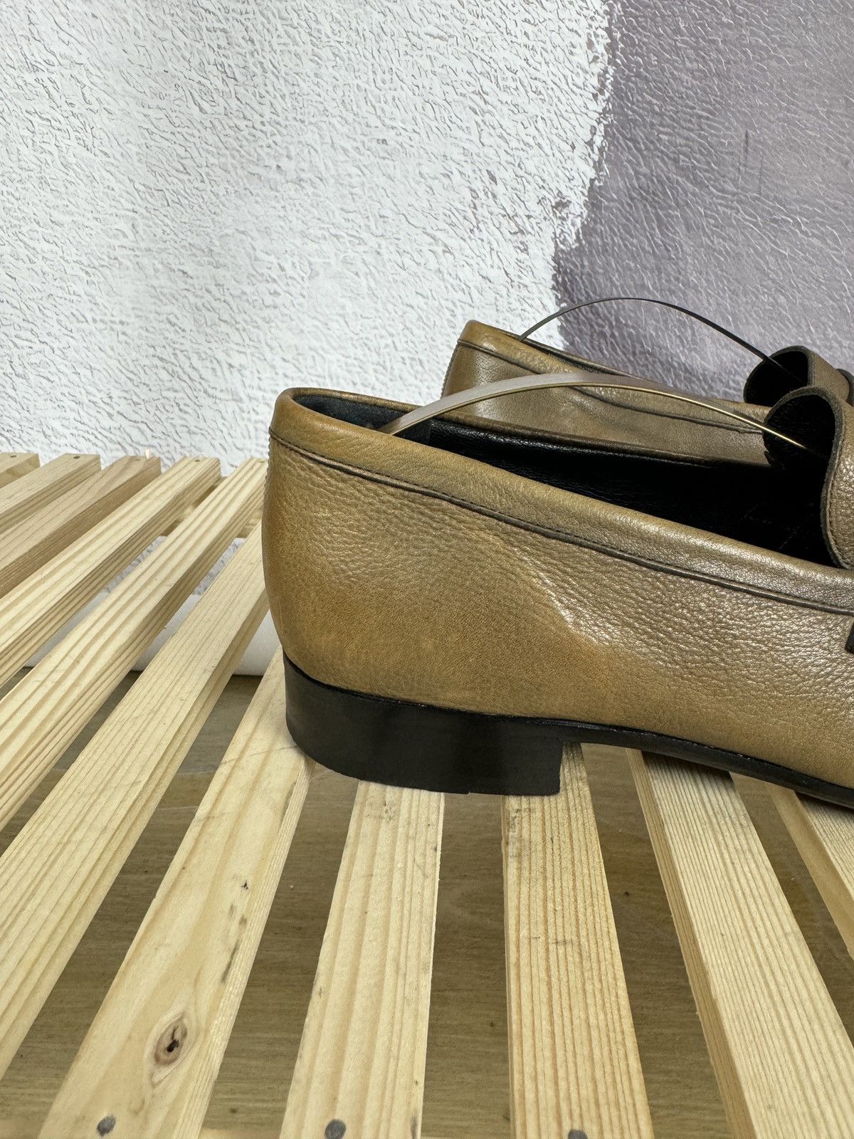 Genuine Leather Heschung light brown classic casual leather loafers Size US 9 / EU 42 - 2 Thumbnail