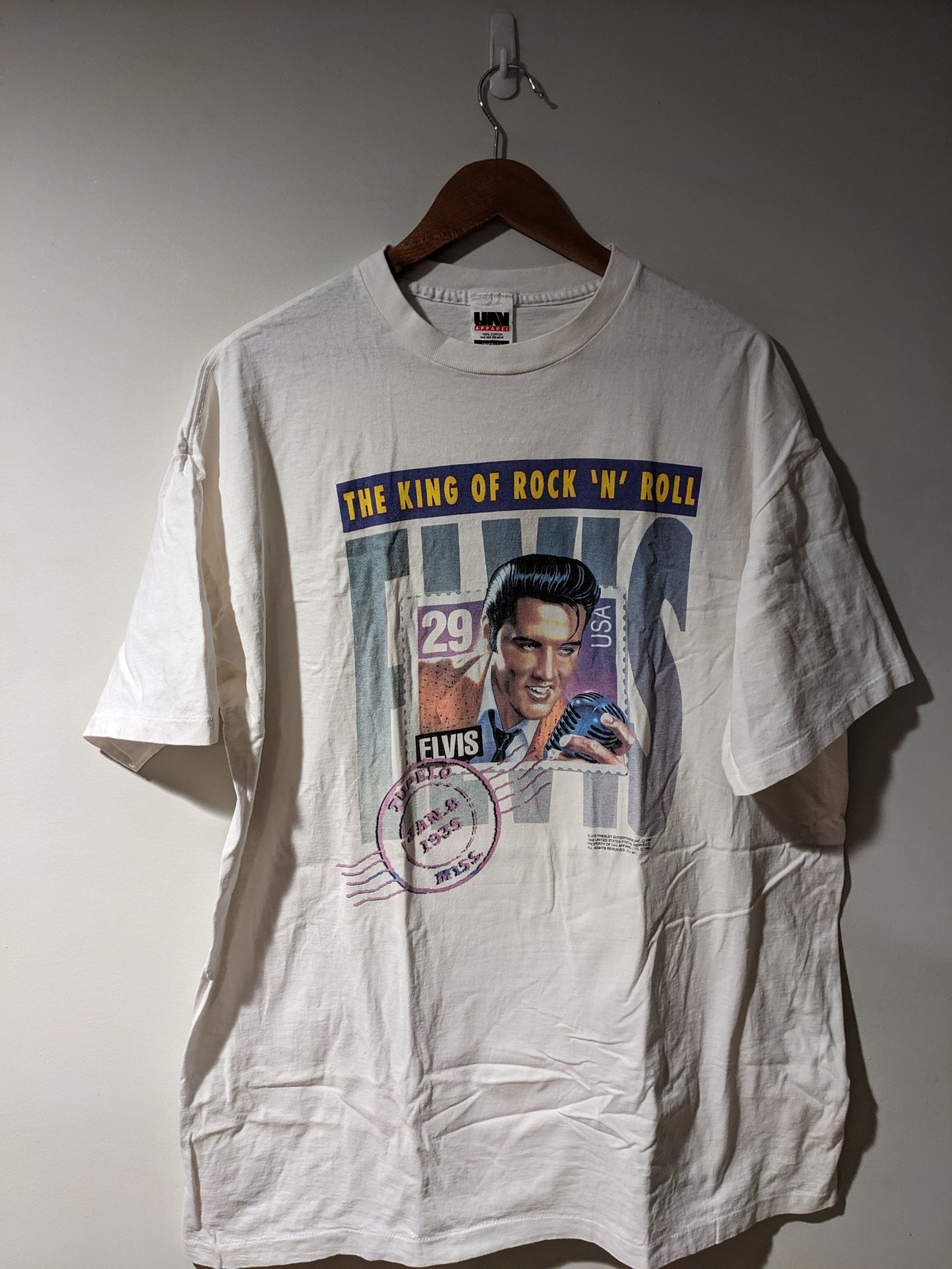 Vintage Vintage 1992 Elvis King of Rock N Roll Stamp T-Shirt Size US XXL / EU 58 / 5 - 1 Thumbnail