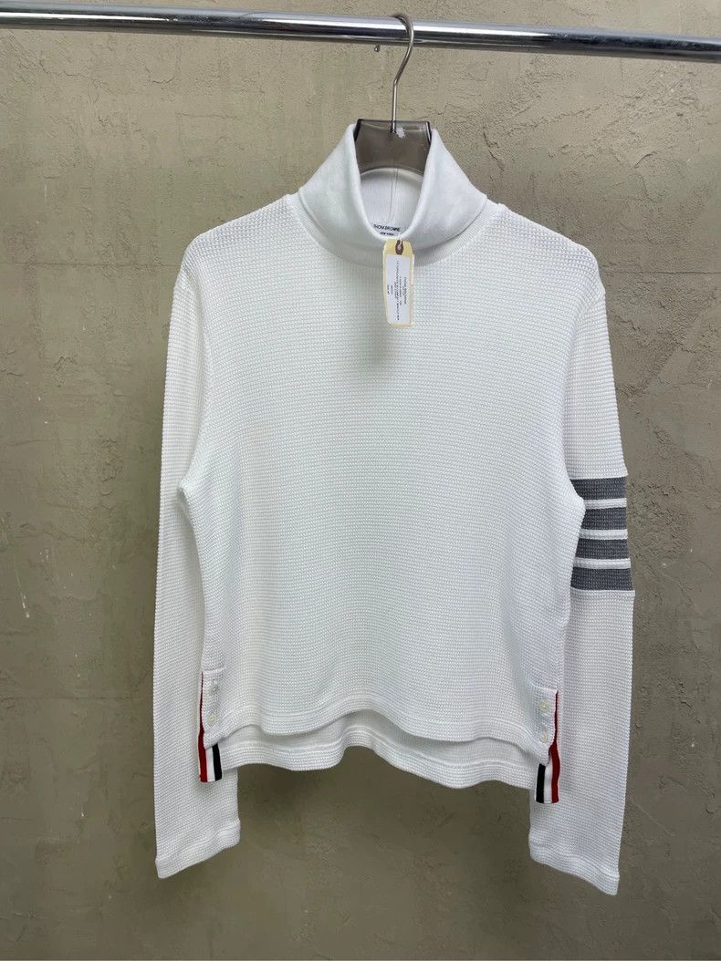 Thom Browne Thom browne White four-striped waffled high-neck sweatshirt Size S / US 4 / IT 40 - 1 Thumbnail