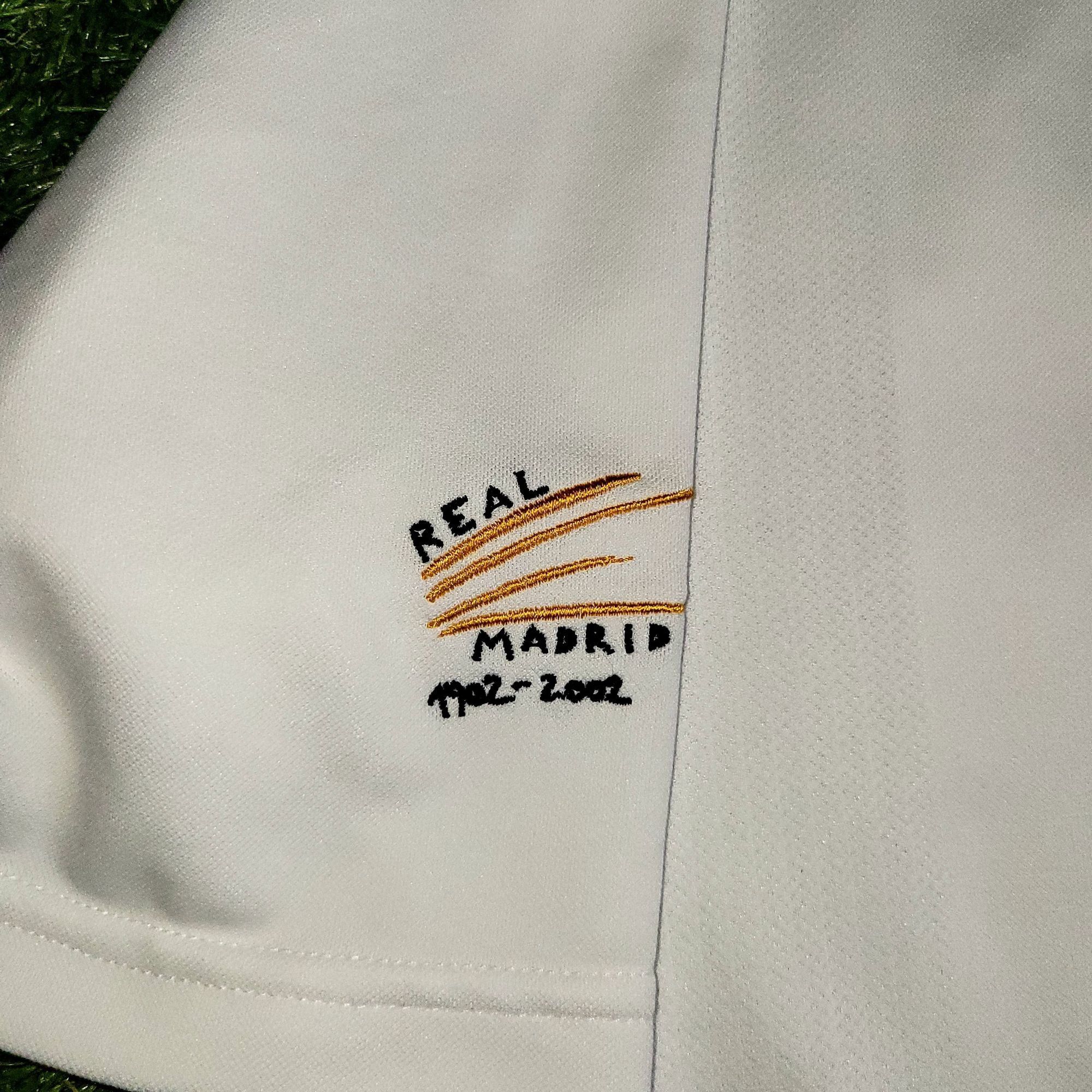 Adidas Ronaldo Real Madrid CENTENARY DEBUT 2002 2003 Soccer Jersey Size US L / EU 52-54 / 3 - 5 Thumbnail