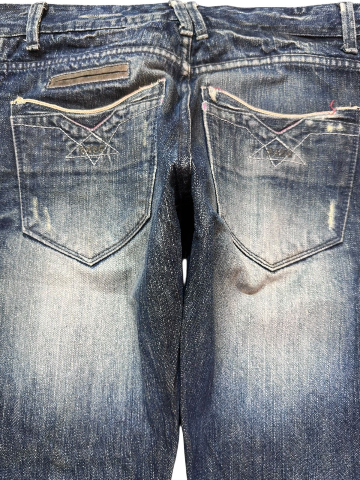 20471120 Vintage 2426 Selvedge Whiskers Distressed Denim Size US 31 - 6 Thumbnail