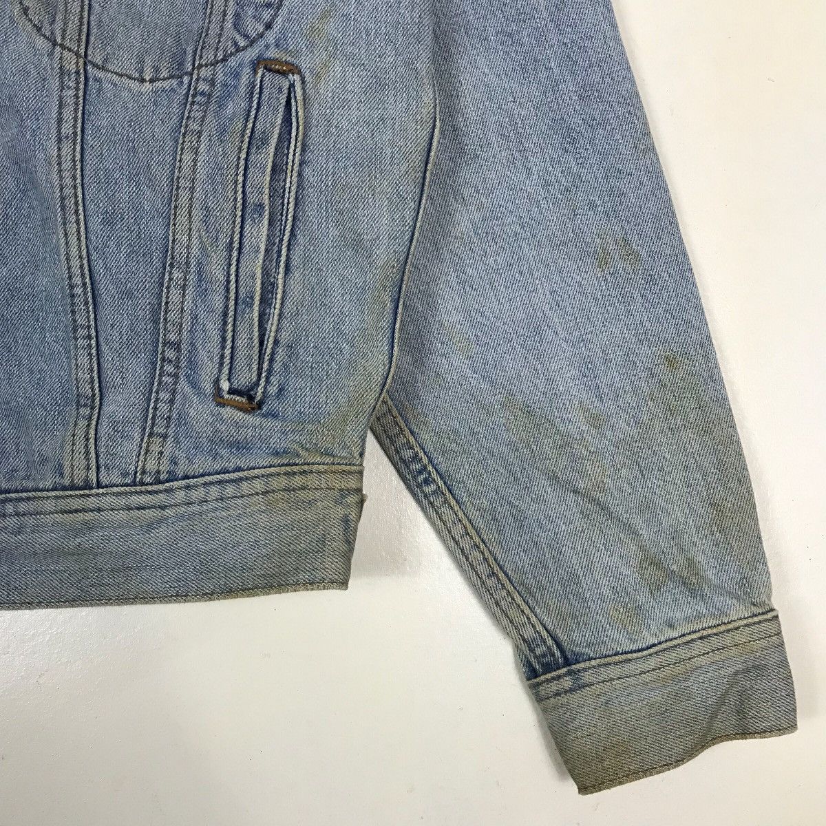 Edwin Vintage Edwin Disstressed Stains Denim Trucker Jacket Size US S / EU 44-46 / 1 - 14 Thumbnail