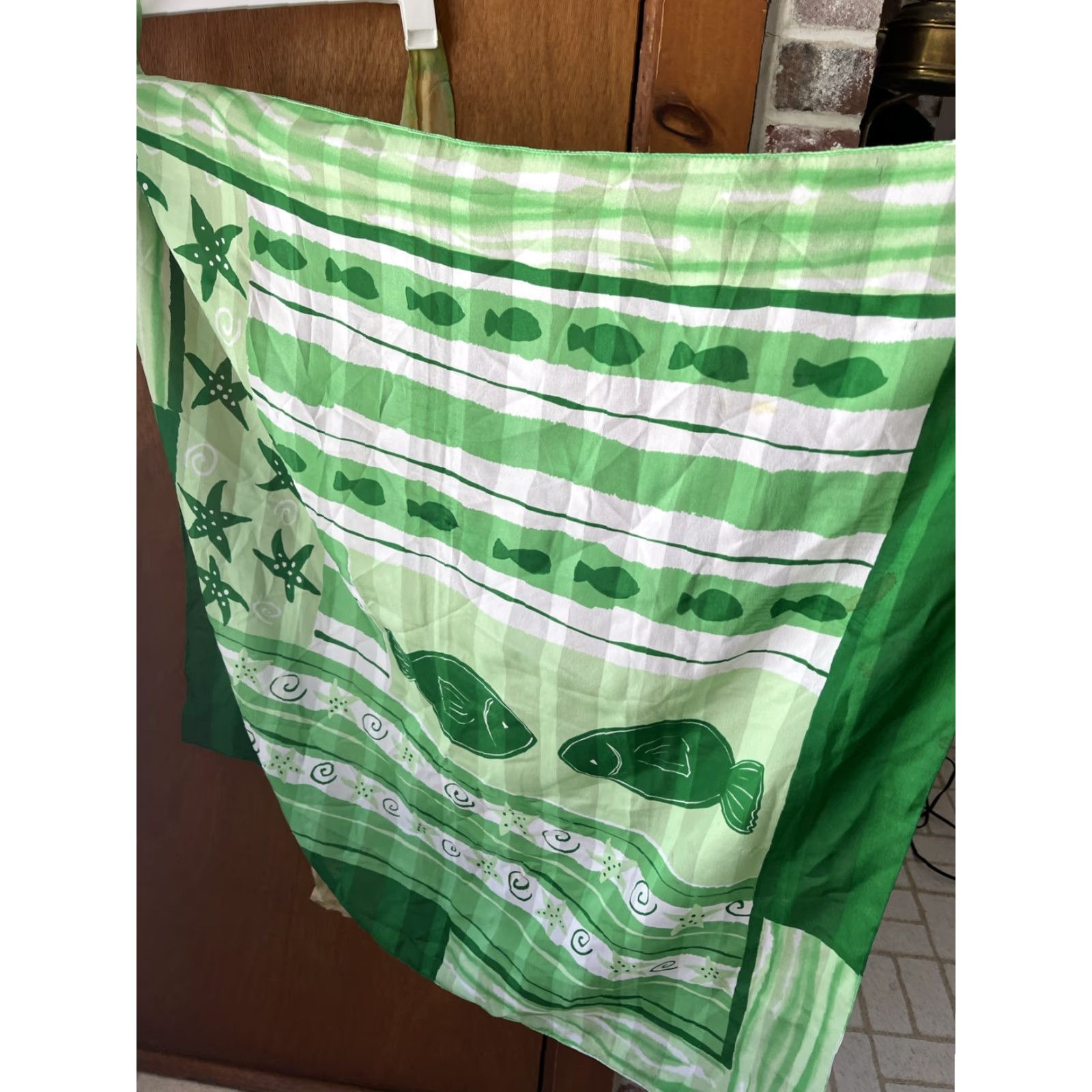 Vintage VINTAGE Unbranded Green Silk Scarves Women's Square Scarves Holiday Fashion St. Patrick's Day Size ONE SIZE - 3 Thumbnail