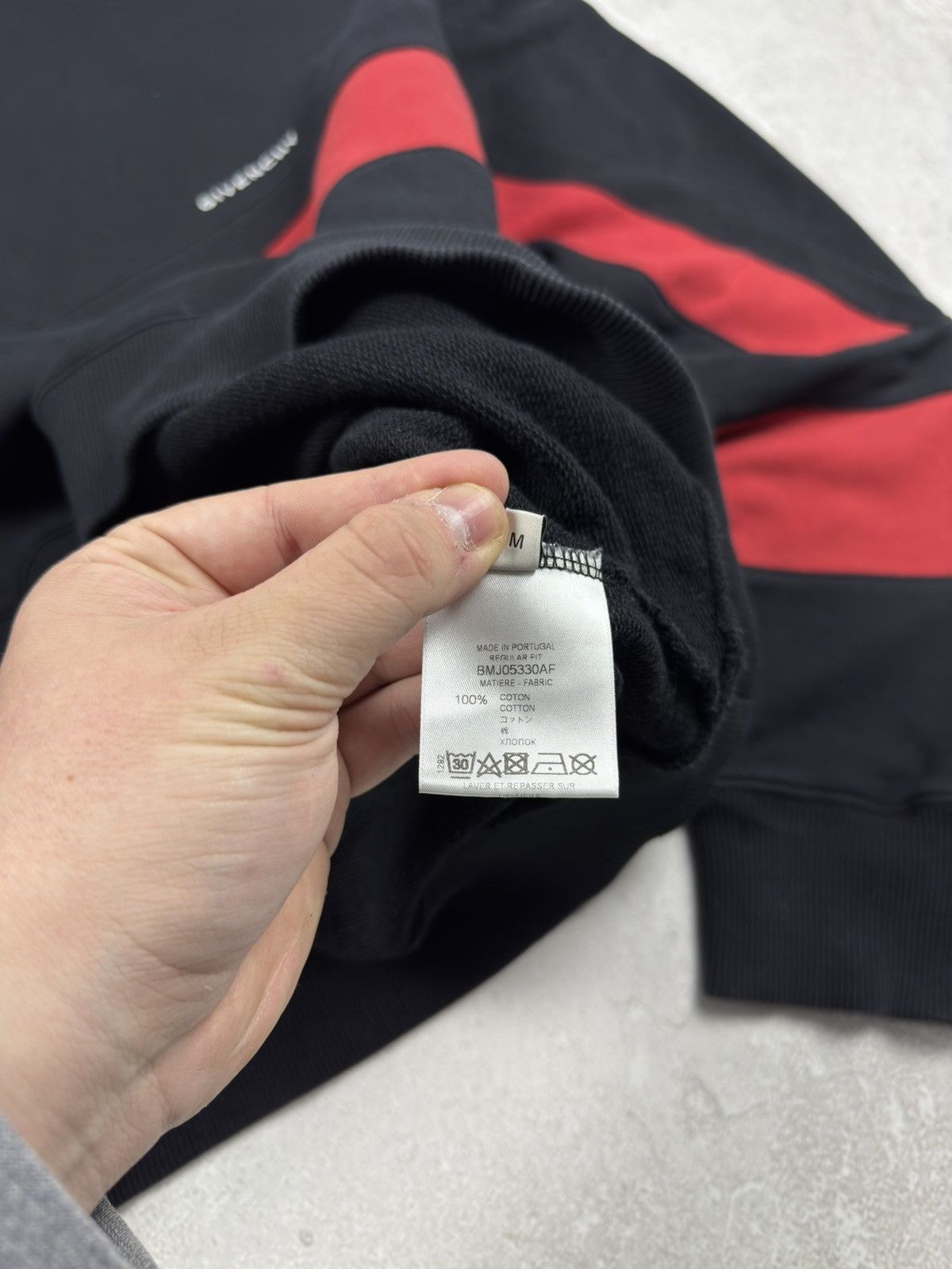 Givenchy Givenchy Band Insert Crew Neck Black/Red Sweatshirt size M Size US M / EU 48-50 / 2 - 7 Thumbnail