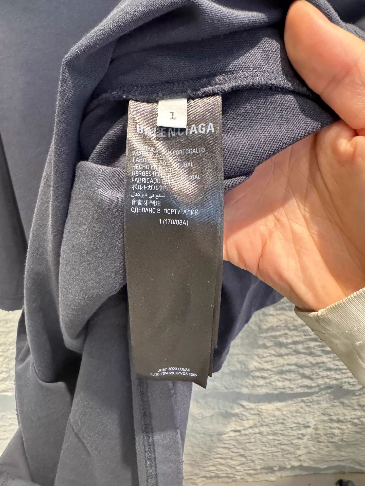 Balenciaga Balenciaga bekind distressed oversized black tee Size US S / EU 44-46 / 1 - 3 Thumbnail