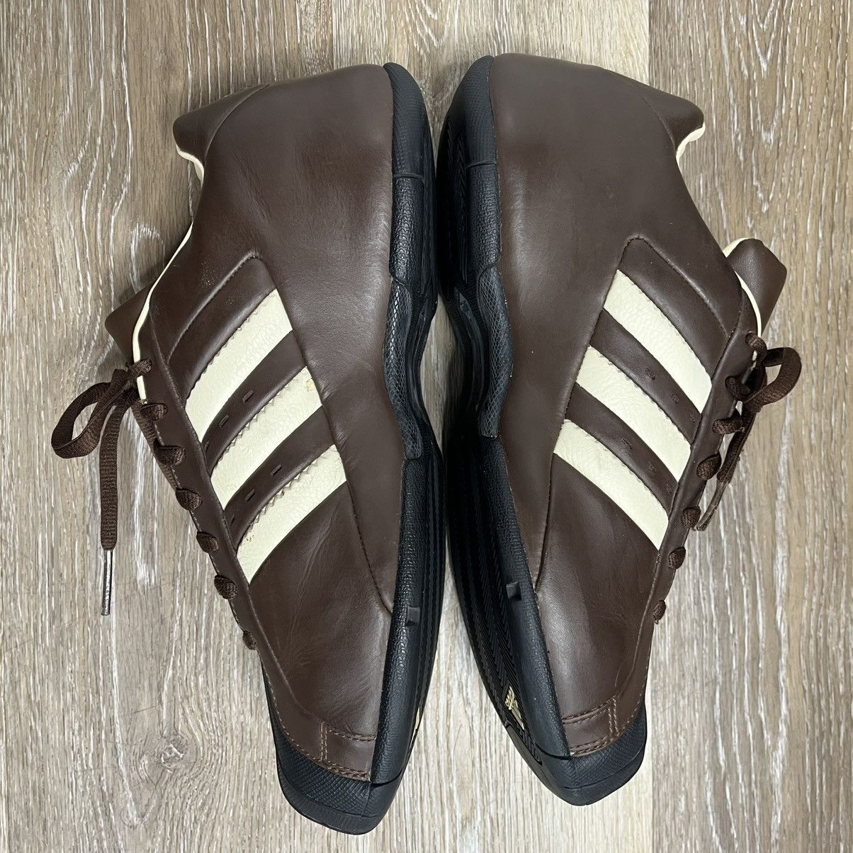 Adidas 2003 adidas shell toes Size US 10 / EU 43 - 3 Thumbnail