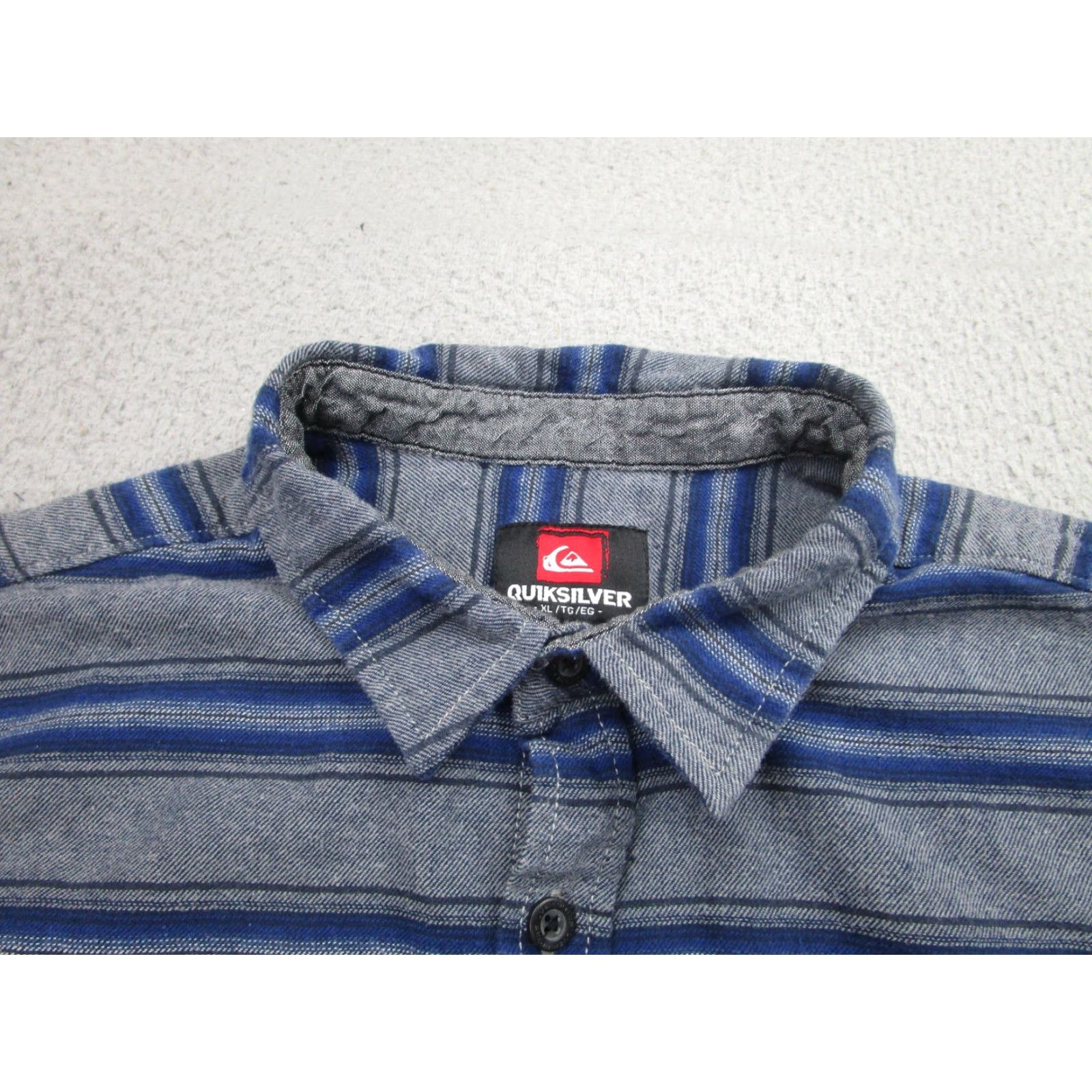 Quiksilver VINTAGE Quiksilver Button-Up Shirt Mens XL Gray Blue Striped Long Sleeve Surf Pockets Size US XL / EU 56 / 4 - 3 Thumbnail
