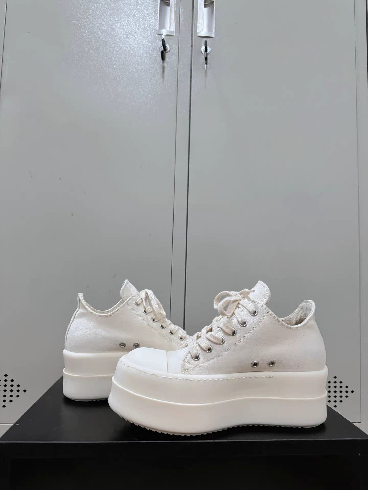 Rick Owens Drkshdw Rick Owens Drkshdw milk white Converse high-top sneakers Size US 8 / IT 38 - 5 Thumbnail