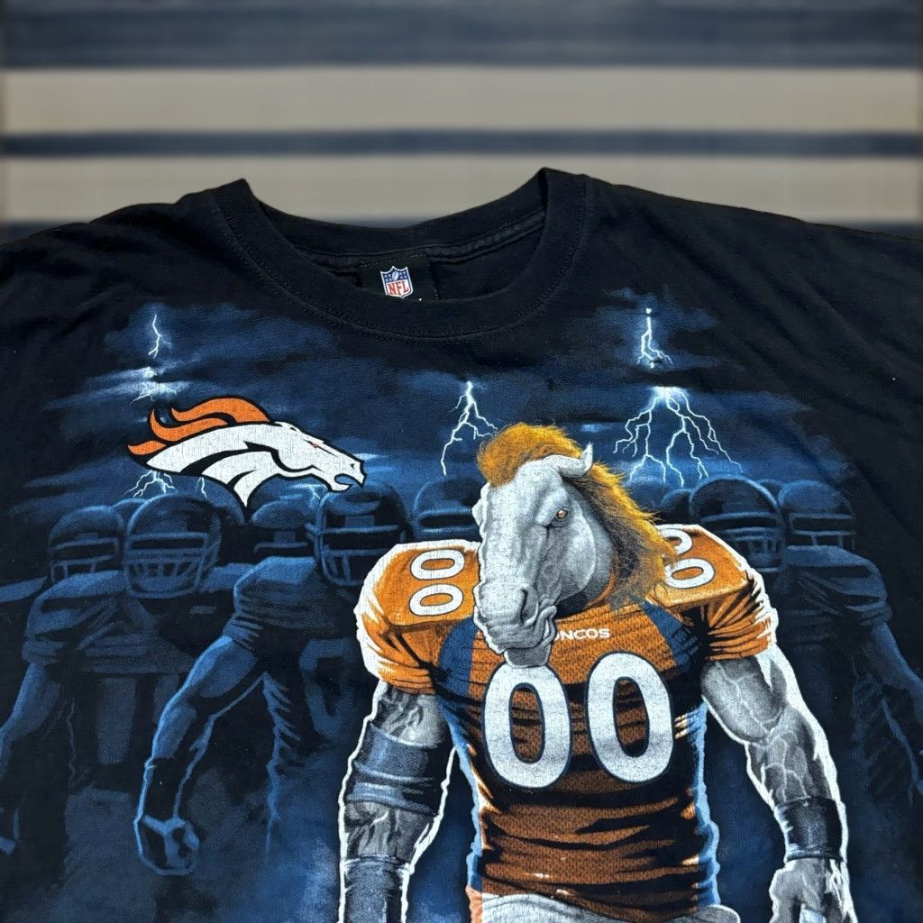 NFL VINTAGE 90s Broncos NFL Denver Broncos Player Graphic Horse Black T-Shirt Men’s 2XL Size US XXL / EU 58 / 5 - 1 Thumbnail