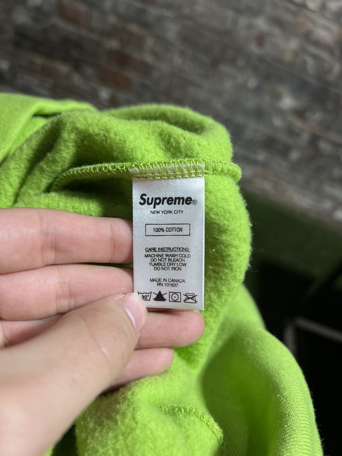 Supreme Supreme Tag Logo Hoodie Size US XL / EU 56 / 4 - 5 Thumbnail