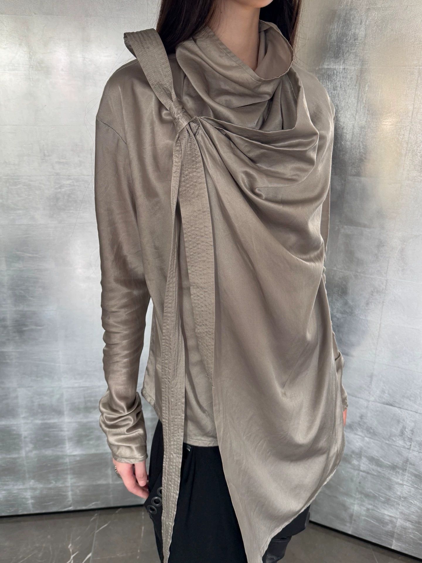 Haider Ackermann Haider Ackermann Vintage Silk Tie Neck Irregular Long Sleeve Top Size XS / US 0-2 / IT 36-38 - 6 Thumbnail