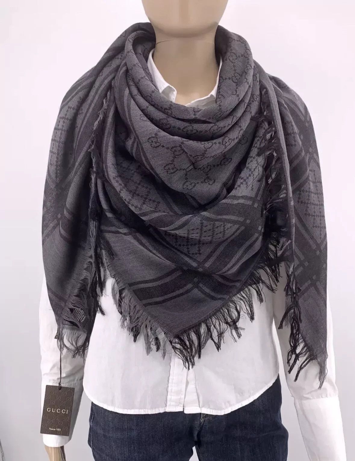 Gucci New Gucci Scarves 140x140cm Wool / Silk Size ONE SIZE - 1 Thumbnail