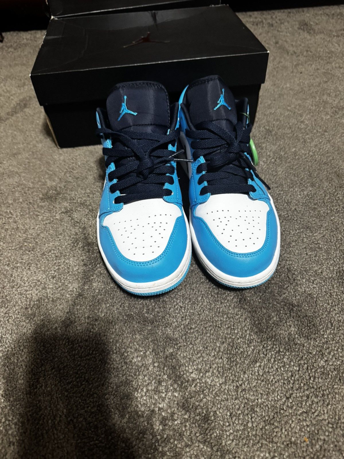 Jordan Brand Jordan 1 Low UNC Size US 9.5 / EU 42-43 - 1 Thumbnail