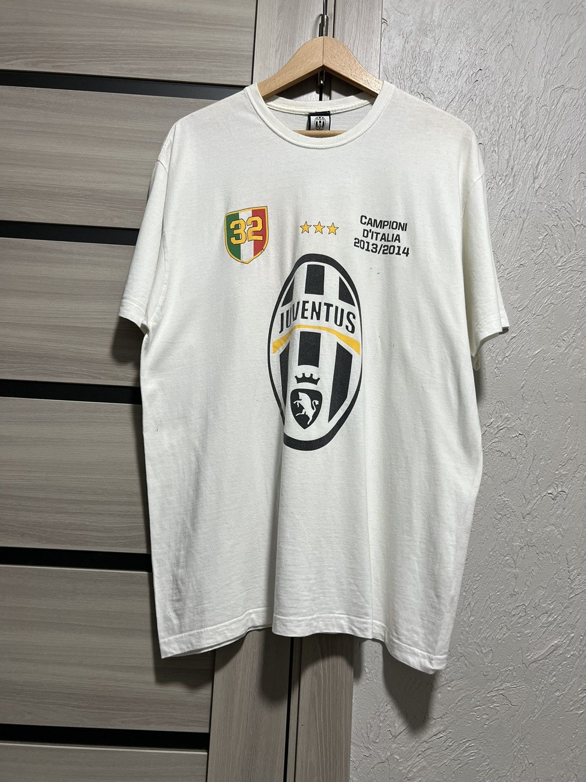Vintage Juventus Football Champions Italy Vintage 32 Number Size US XL / EU 56 / 4 - 10 Thumbnail