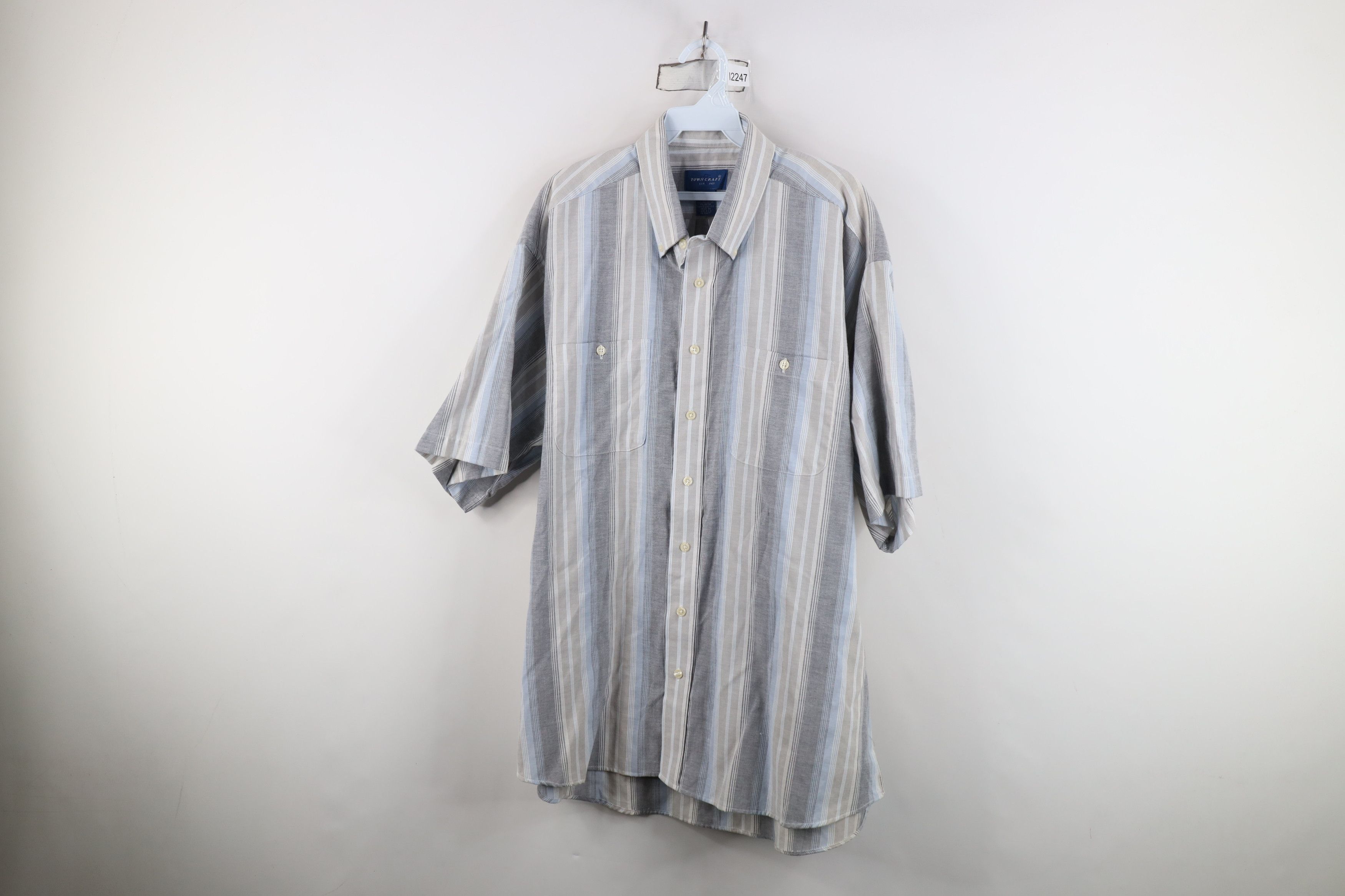Vintage Vintage 90s Streetwear Block Short Sleeve Button Down Shirt Size US XL / EU 56 / 4 - 1 Thumbnail