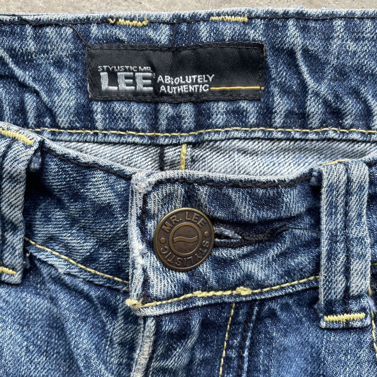 Japanese Brand Vintage Lee Japan Ripped Faded Distressed Jeans Pants W33 Size US 33 - 6 Thumbnail