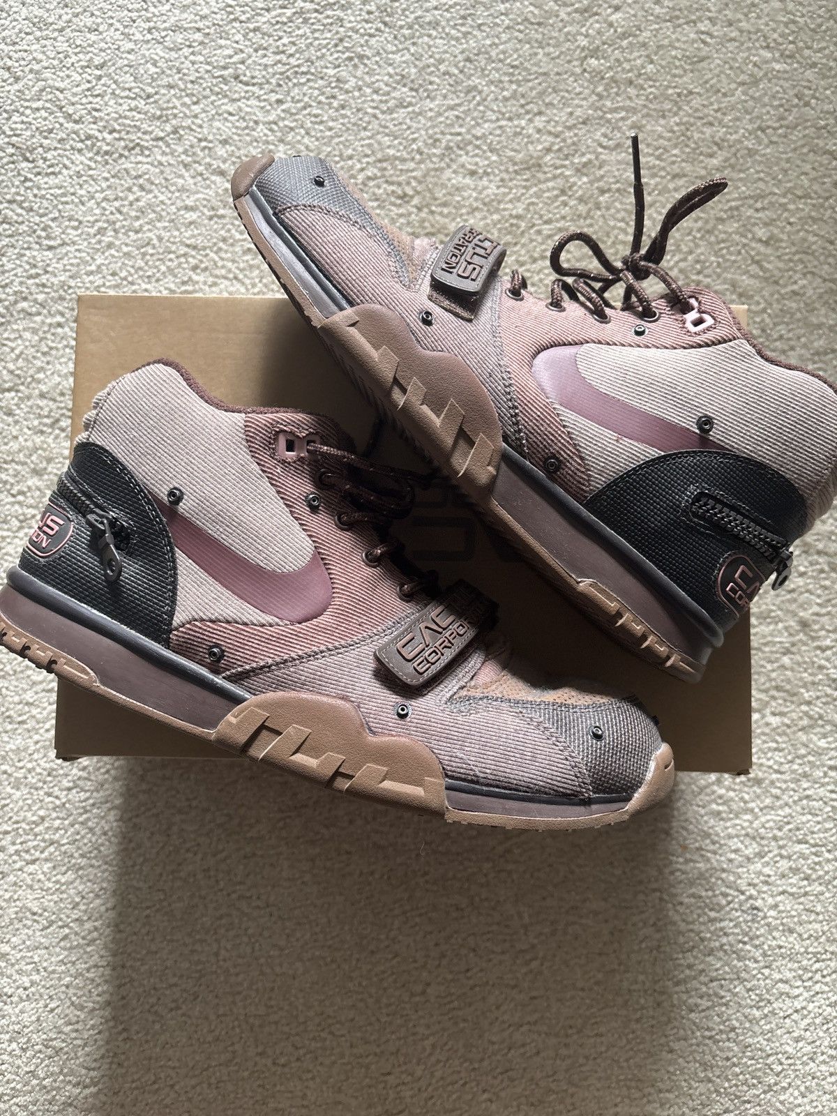 Travis Scott Air trainer 1