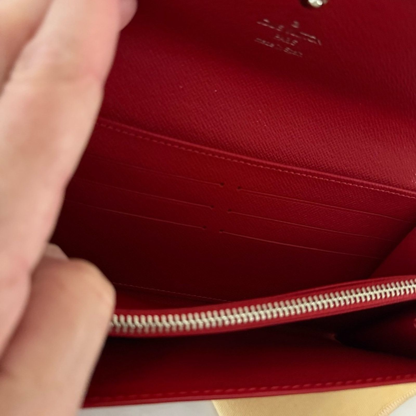 Louis Vuitton Louis Vuitton Epi Red Sarah Textured Leather Wallet Size ONE SIZE - 6 Thumbnail