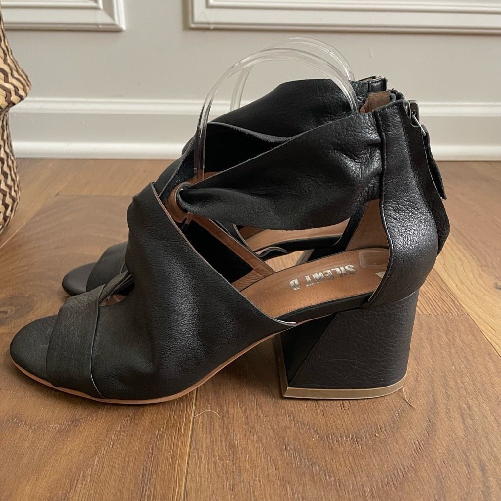 Anthropologie Anthropologie Silent D Leather Shooties Open Toe Block Heel $170 39 8.5 Size US 9 / IT 39 - 4 Thumbnail