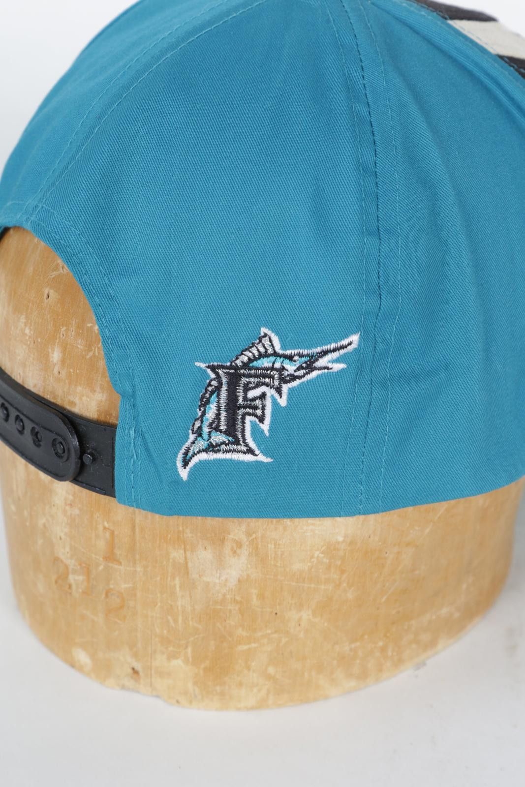 Twins Enterprise Inc. 90's Twins Enterprise Florida Marlins Snap Back Size ONE SIZE - 5 Thumbnail