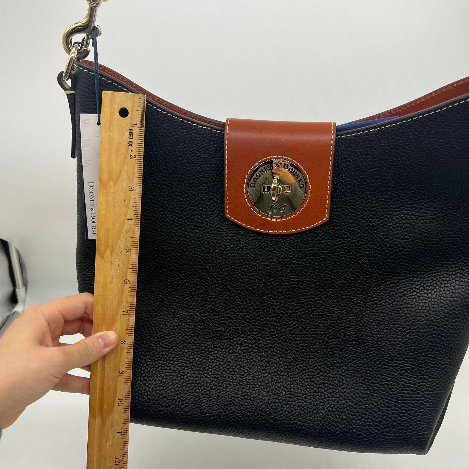 Dooney & Bourke Dooney & Bourke Turnlock Leather Large Sac Women Size ONE SIZE - 9 Thumbnail