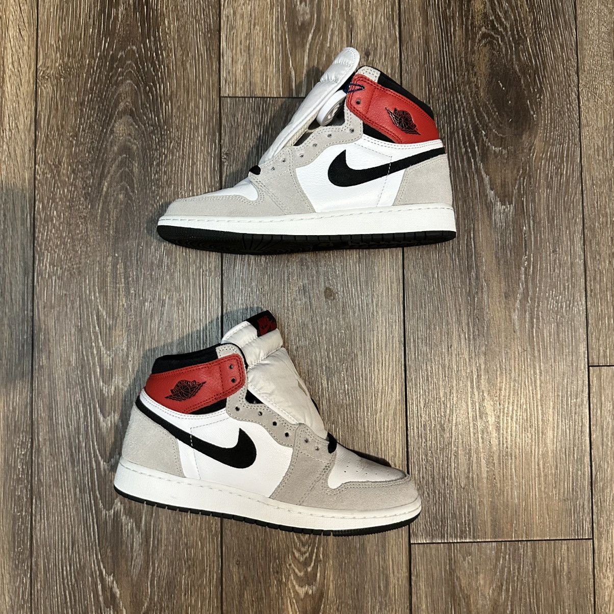 Jordan Brand Jordan 1 Mid “Light Smoke Grey” Size 7 Size US 7 / EU 40 - 3 Thumbnail