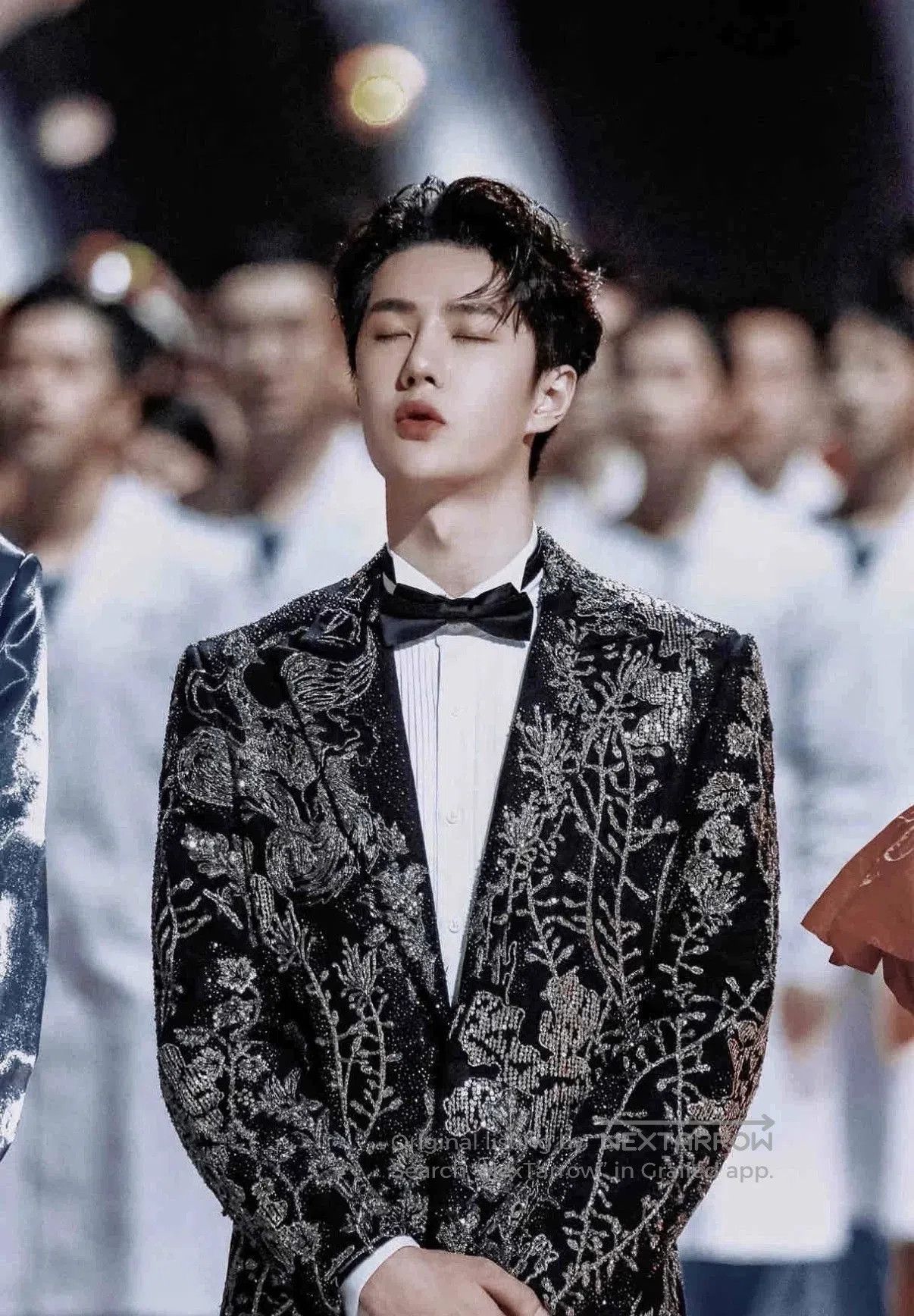 Alexander McQueen Alexander McQueen Couture Beaded Floral Wool Blazer. Size US M / EU 48-50 / 2 - 8 Thumbnail